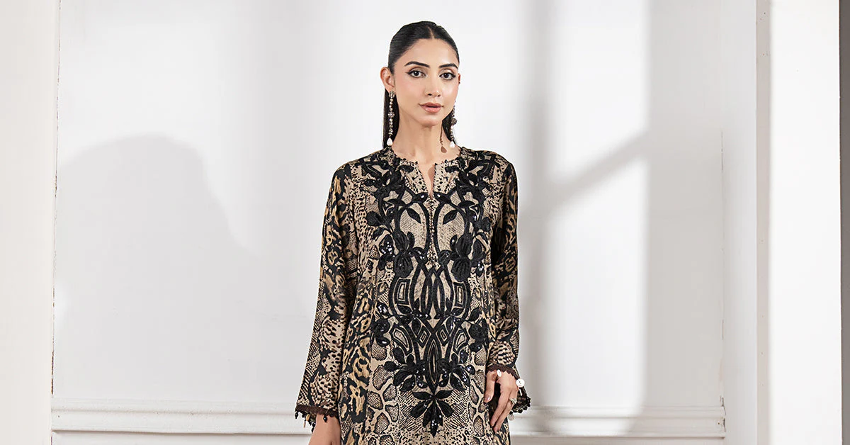 3 Piece Embroidered Linen Suit - Image 8