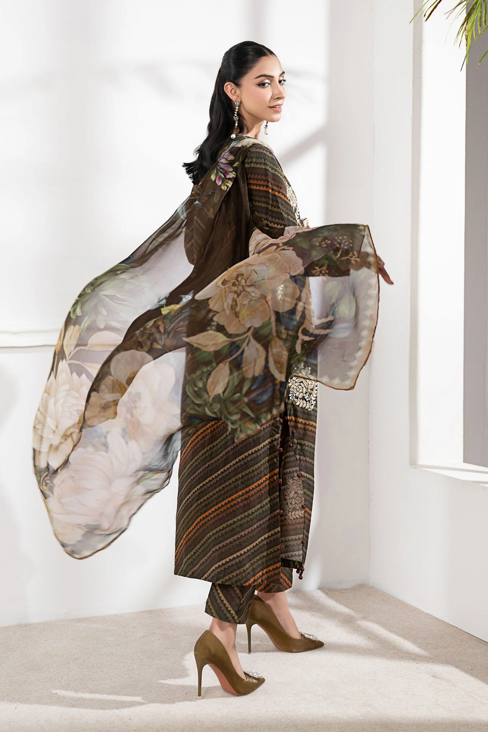 3 Piece Embroidered Cambric Suit - Image 7