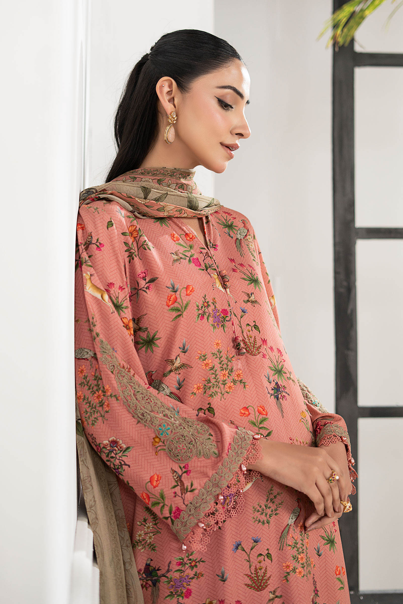 3 Piece Embroidered Linen Suit - Image 3