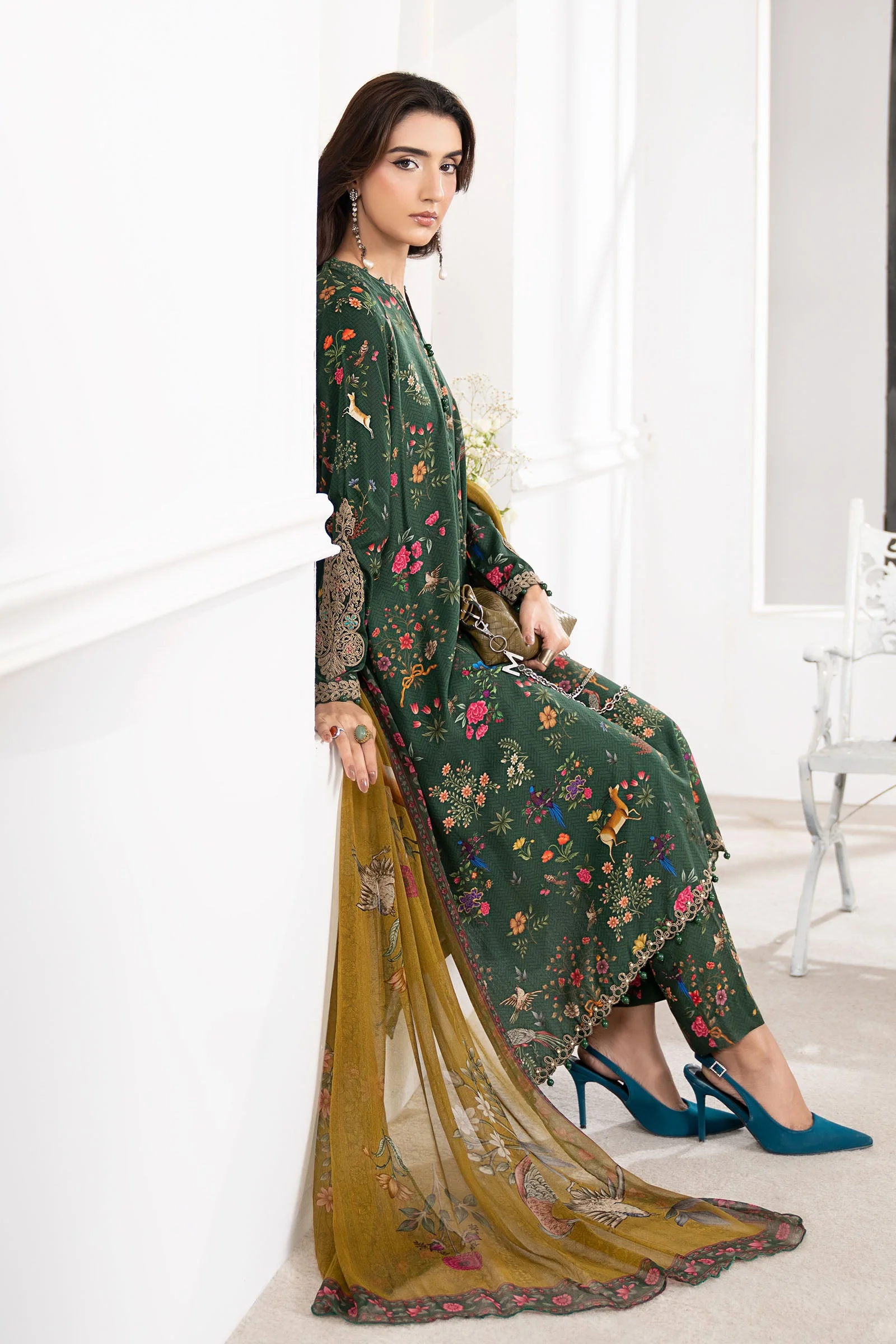3 Piece Embroidered Linen Suit - Image 3