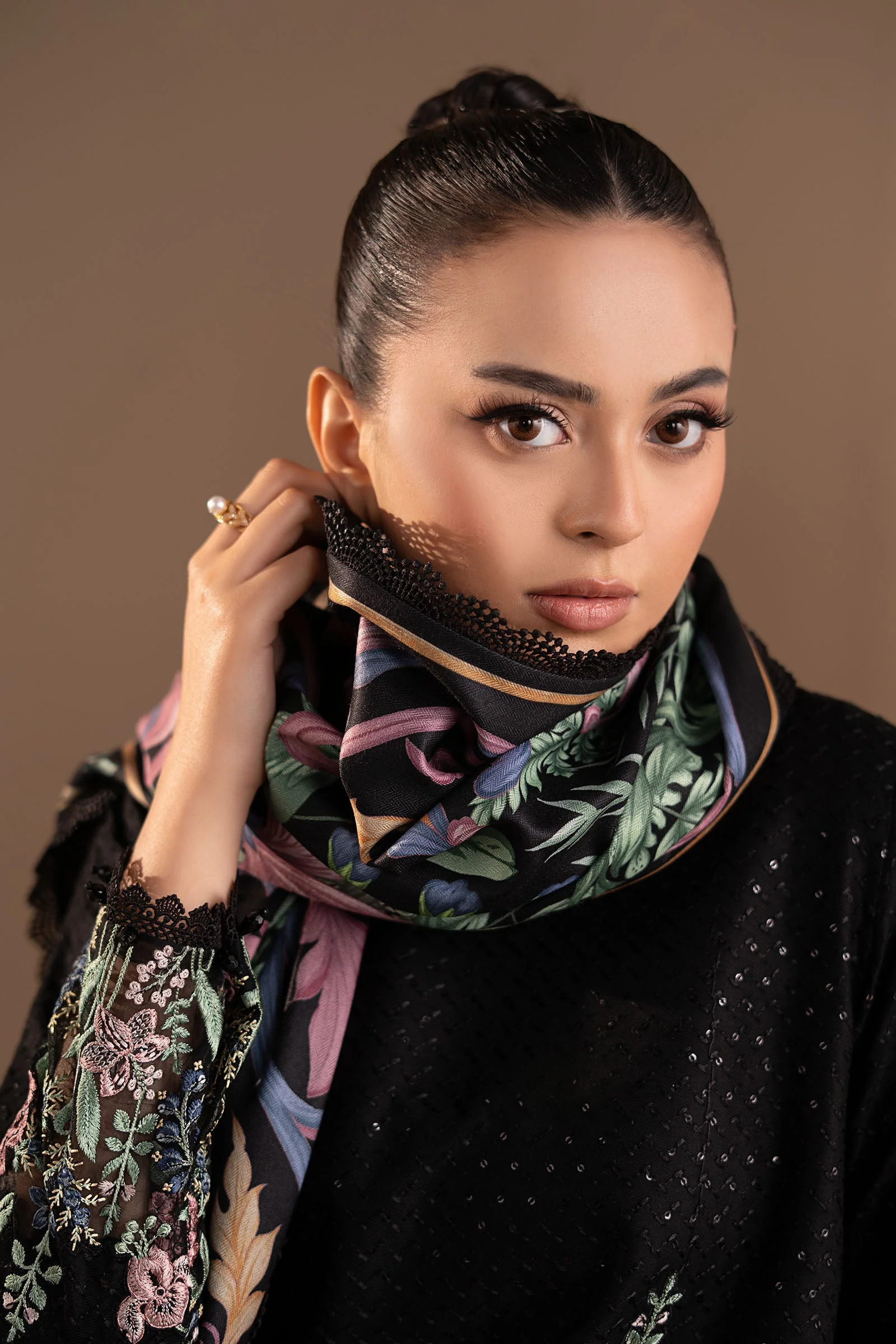 3 Piece Embroidered Twill Linen Suit - Image 3