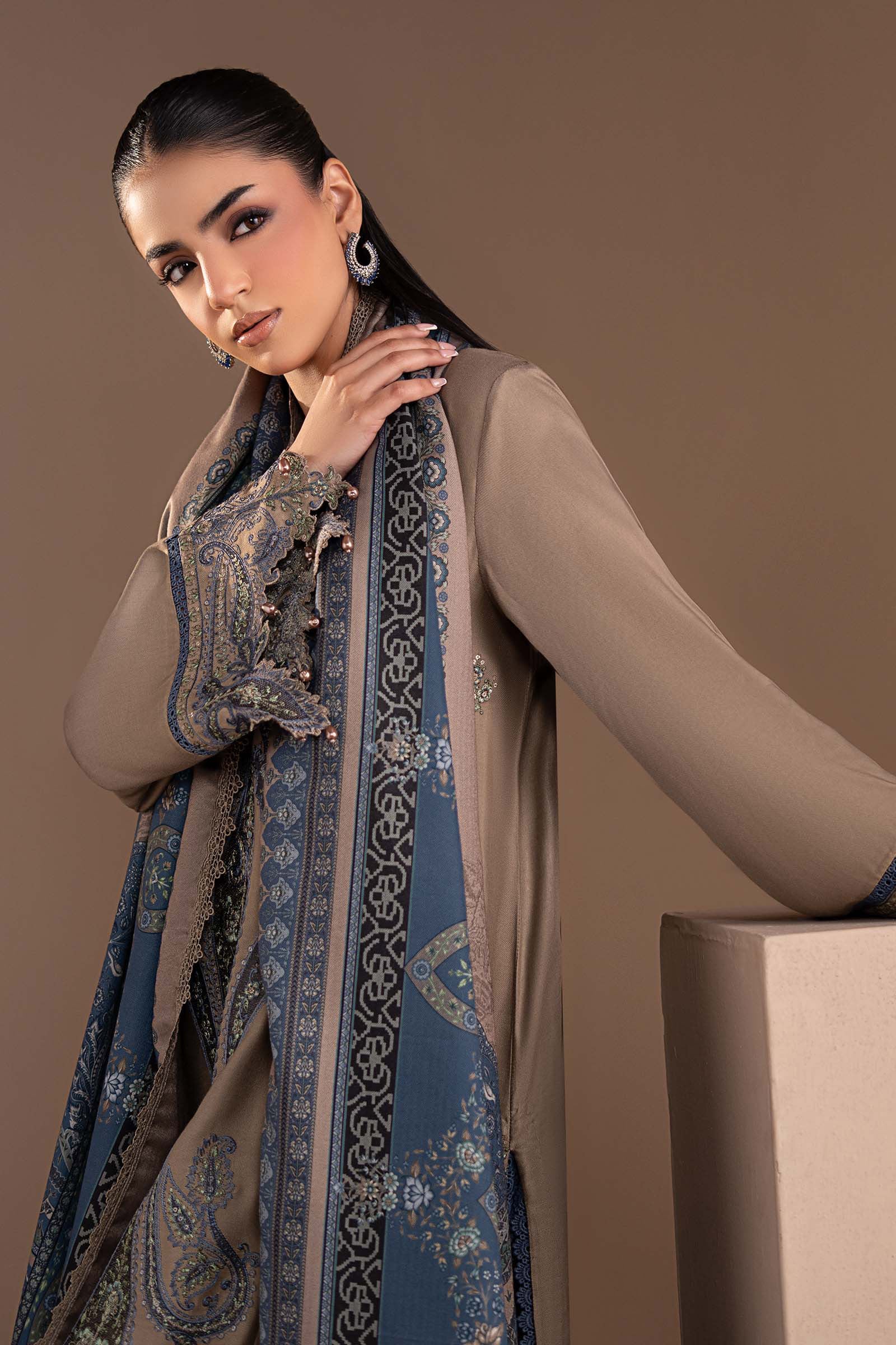 3 Piece Embroidered Twill Linen Suit - Image 2