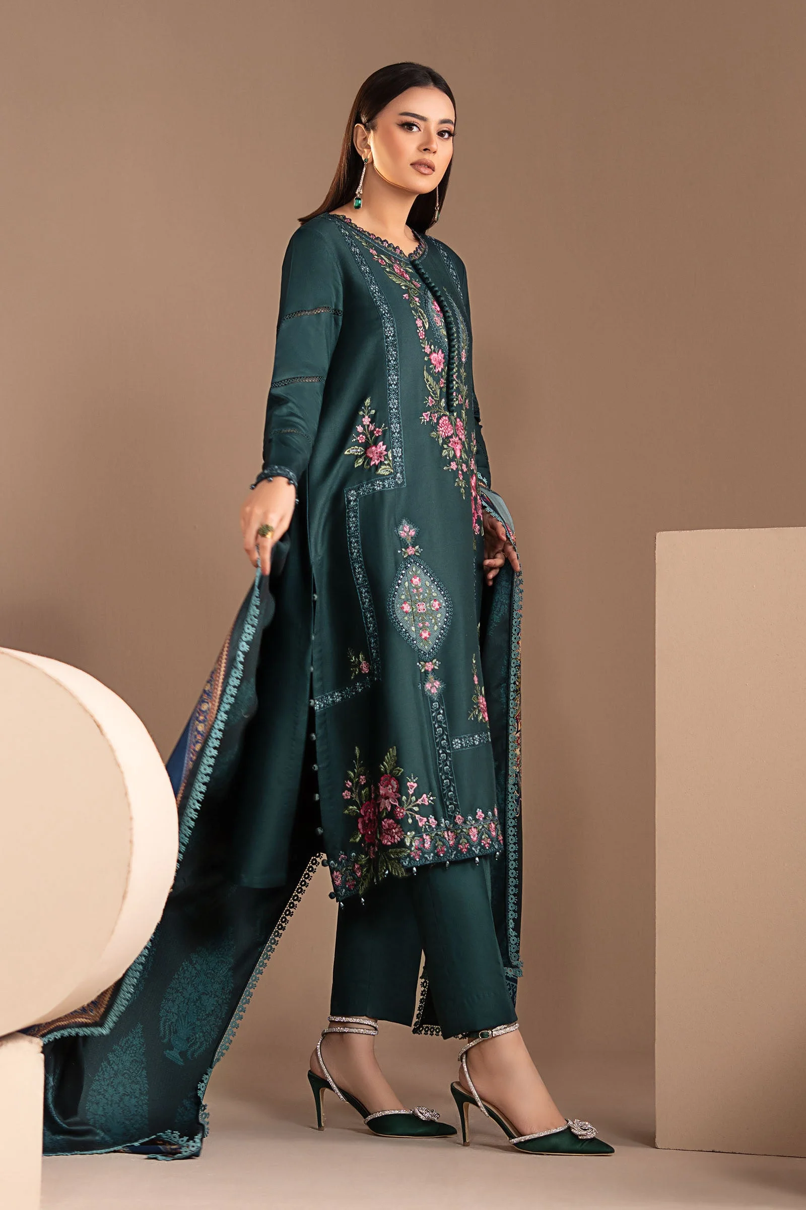 3 Piece Embroidered Twill Linen Suit - Image 8