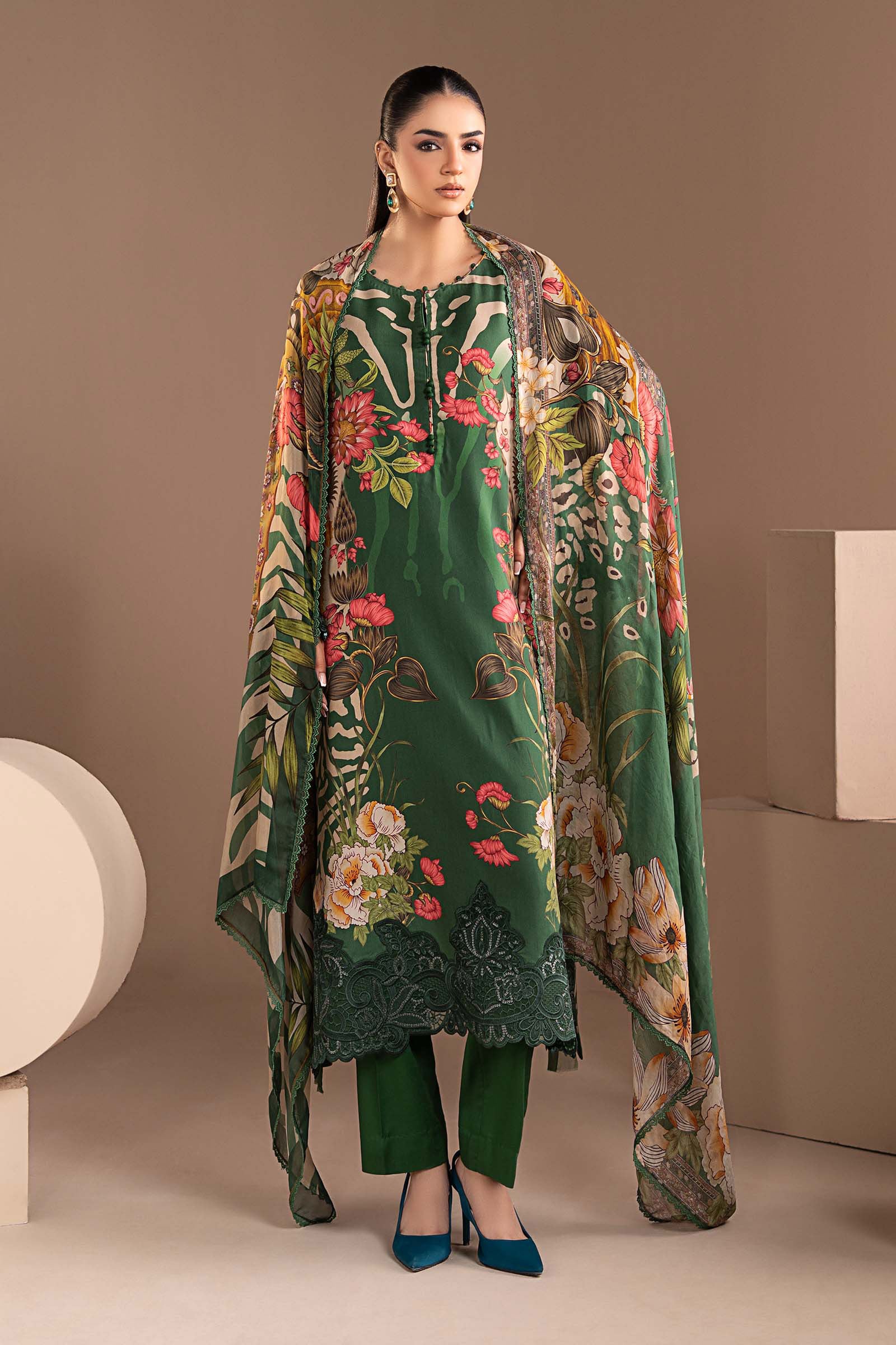 3 Piece Embroidered Linen Suit - Image 6