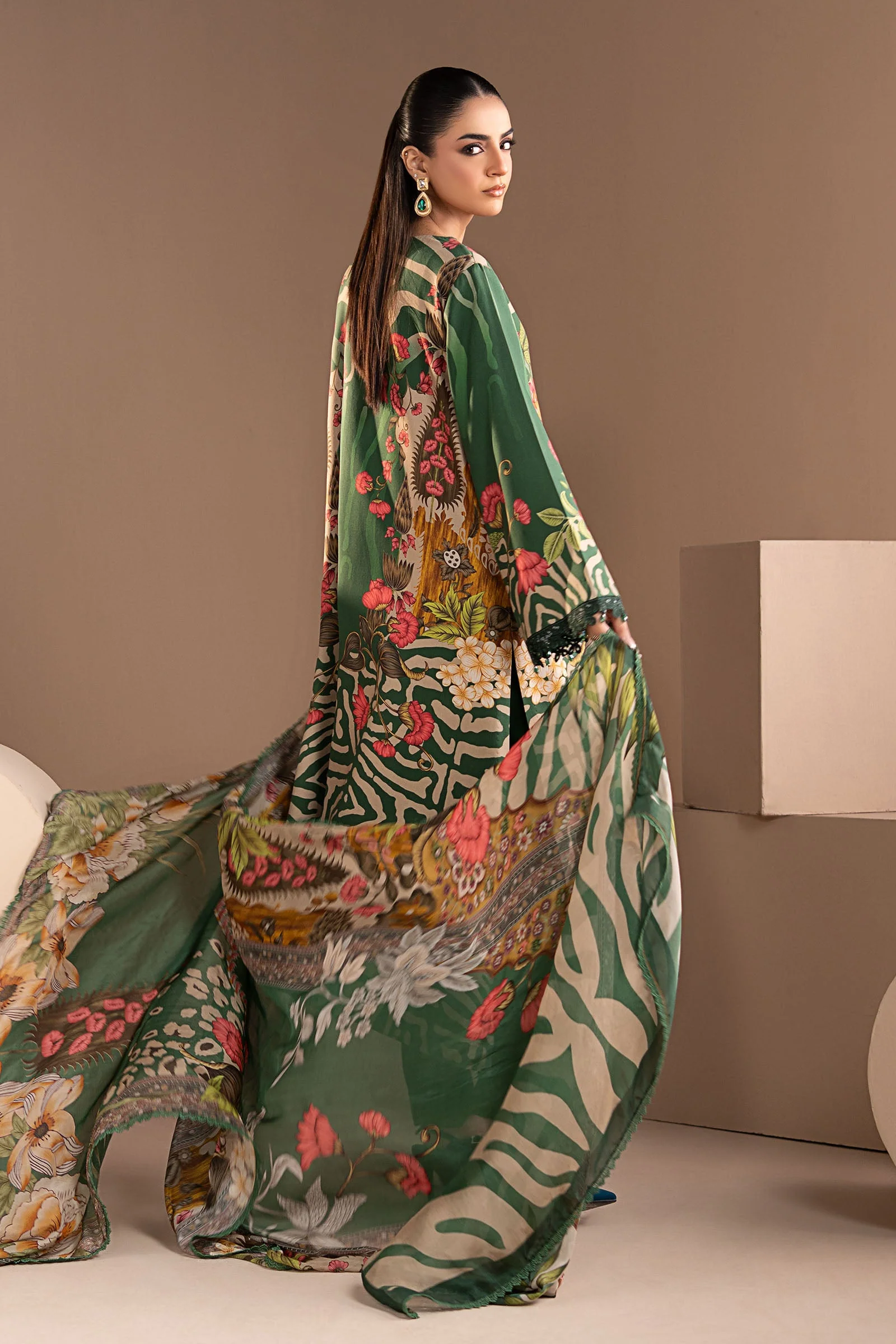 3 Piece Embroidered Linen Suit - Image 8