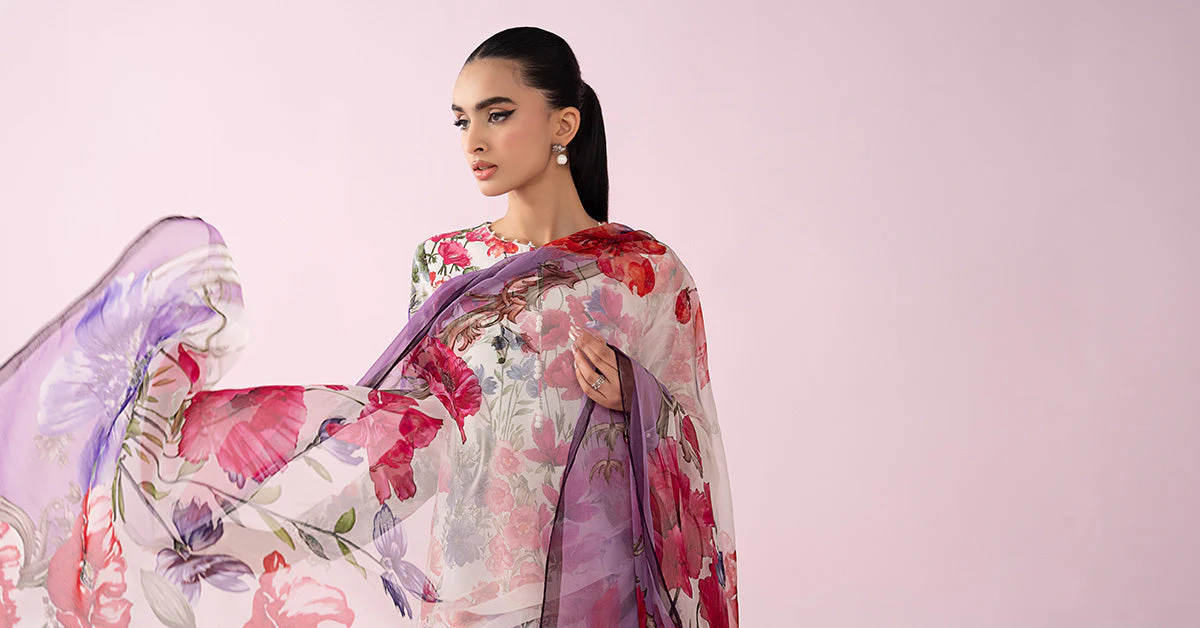 3 Piece Embroidered Lawn Suit - Image 11