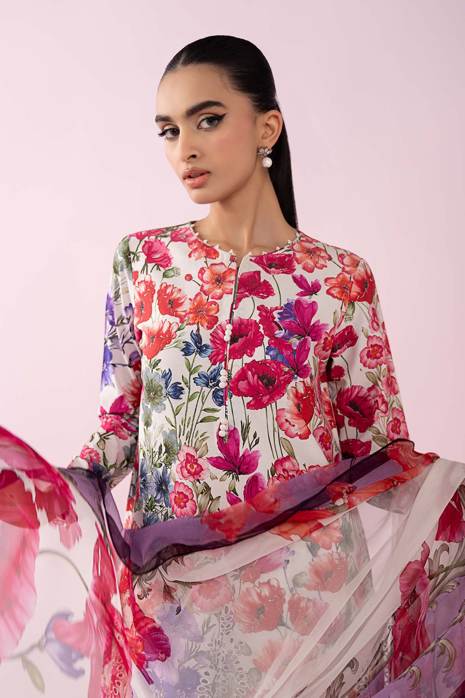 3 Piece Embroidered Lawn Suit - Image 2