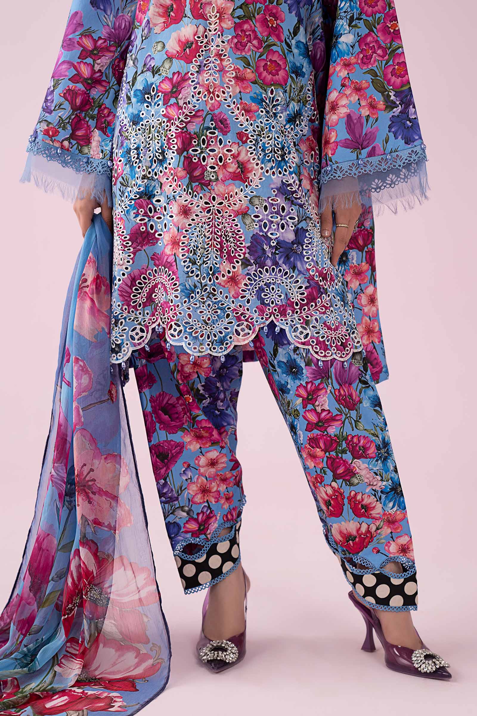 3 Piece Embroidered Lawn Suit - Image 5