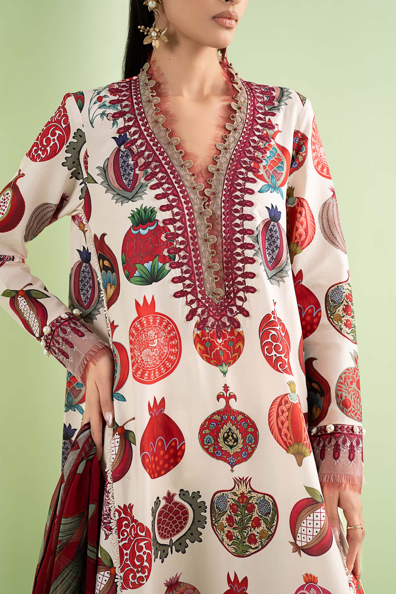 3 Piece Embroidered Lawn Suit - Image 2
