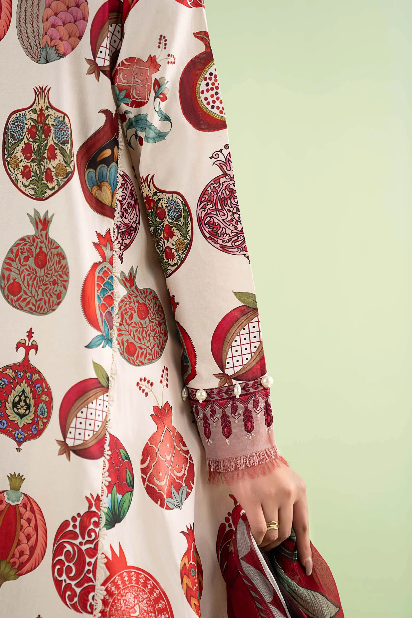 3 Piece Embroidered Lawn Suit - Image 3