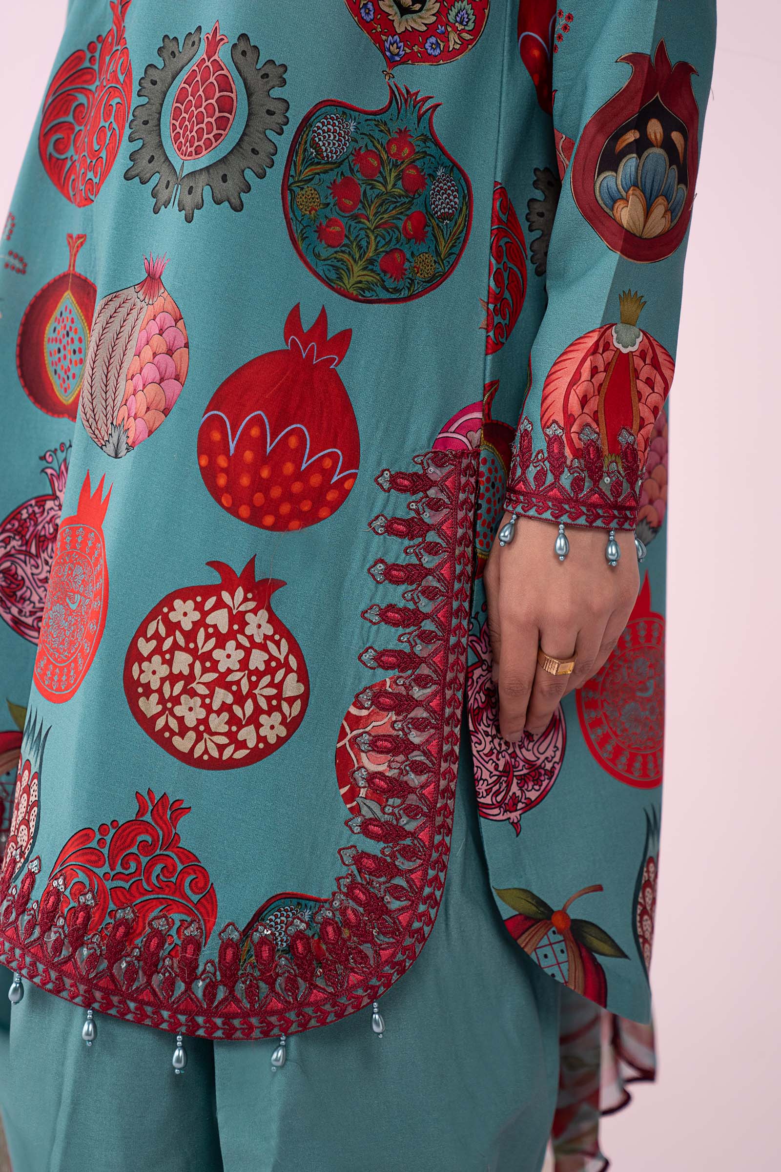 3 Piece Embroidered Lawn Suit - Image 4