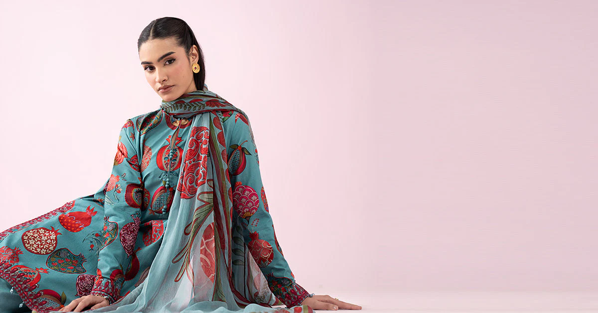3 Piece Embroidered Lawn Suit - Image 9