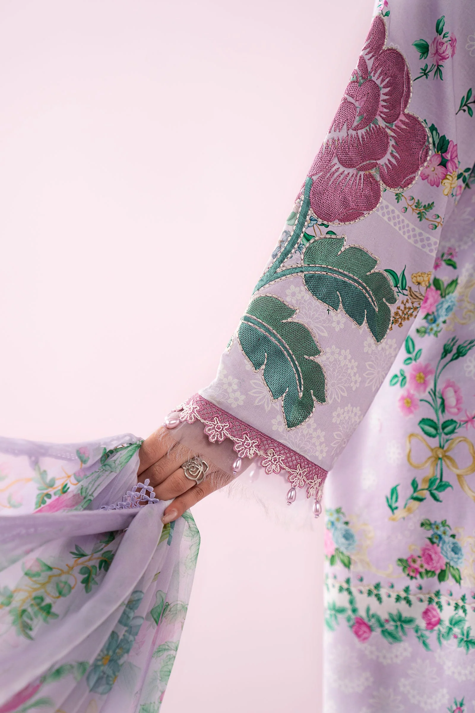 3 Piece Embroidered Lawn Suit - Image 4