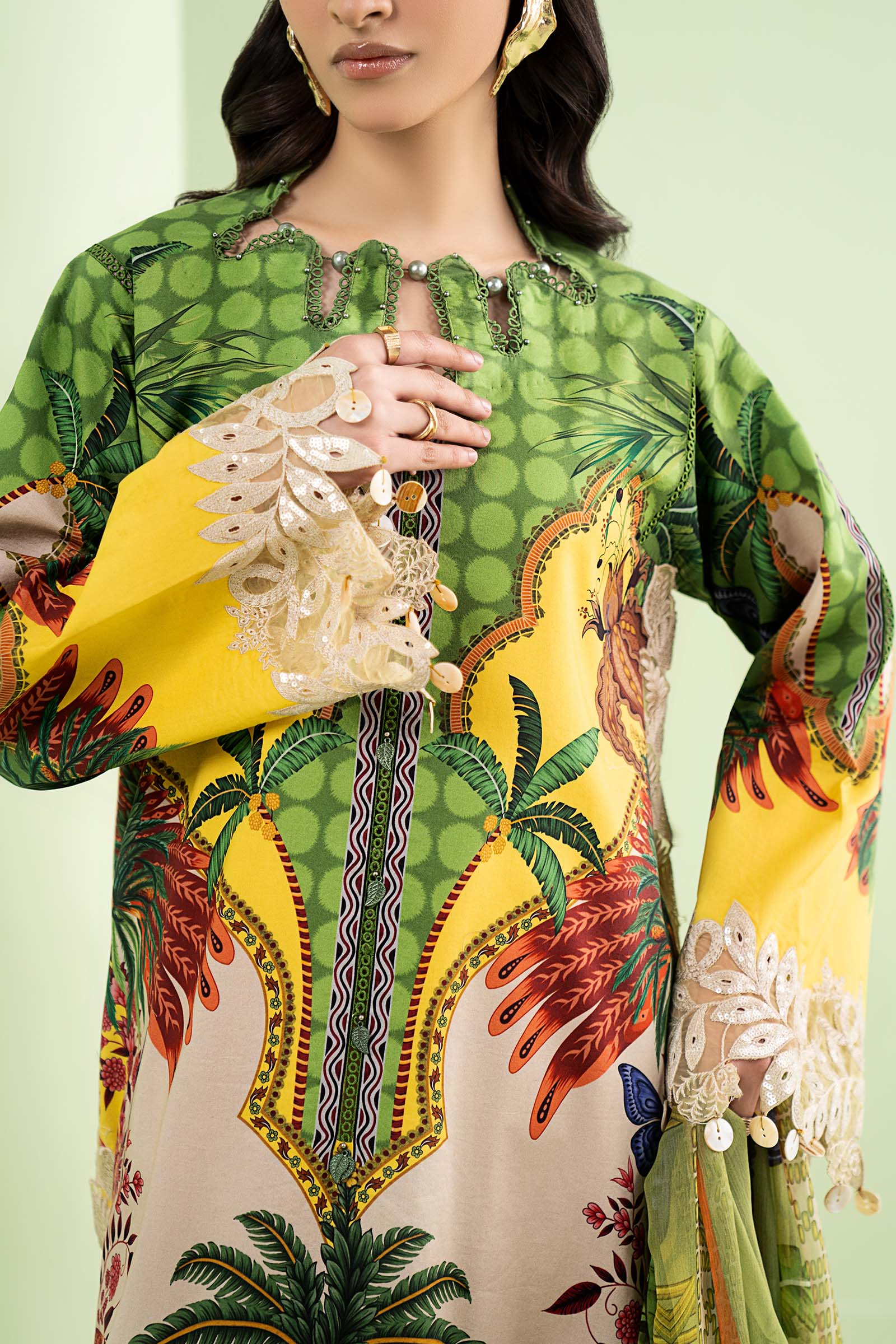 3 Piece Embroidered Lawn Suit - Image 3