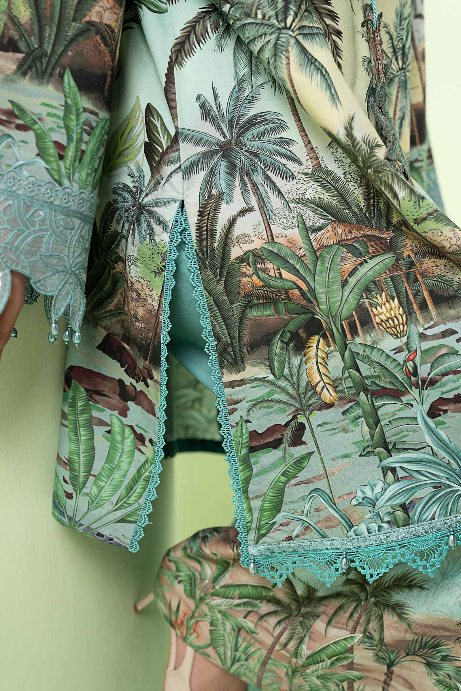 3 Piece Embroidered Lawn Suit - Image 5