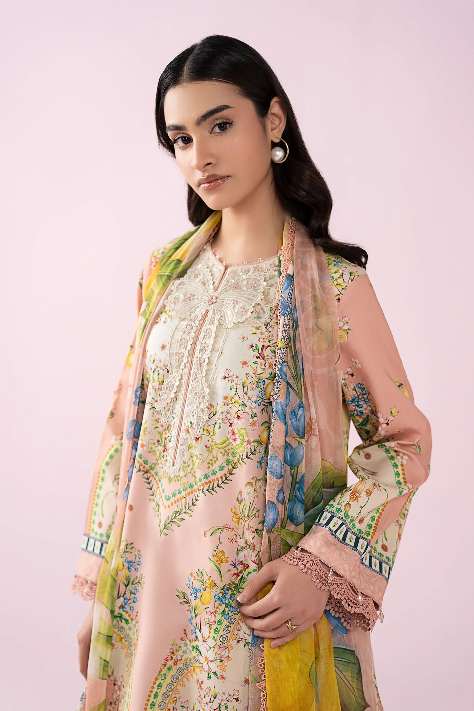 3 Piece Embroidered Lawn Suit - Image 2