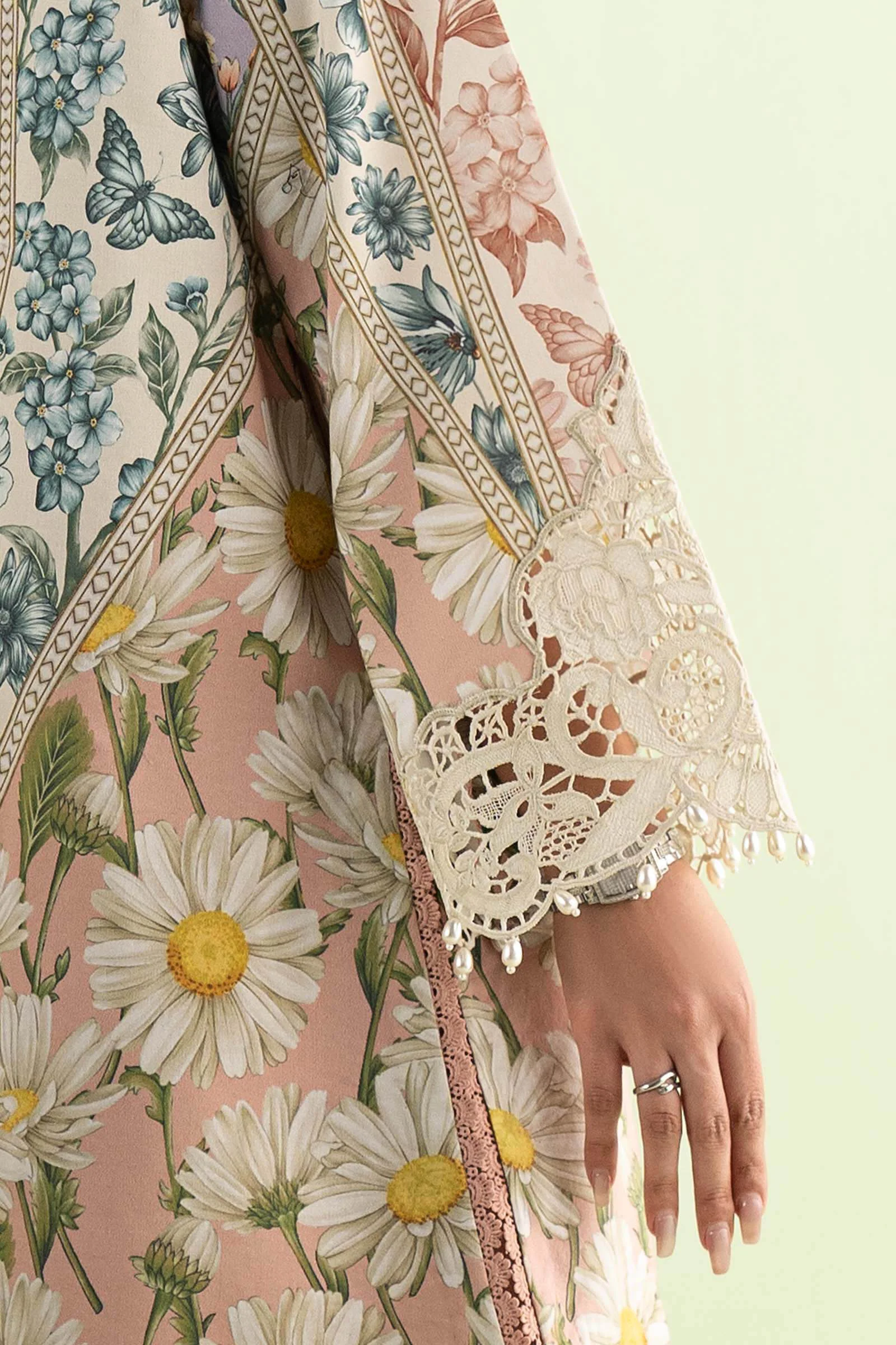 3 Piece Embroidered Lawn Suit - Image 5