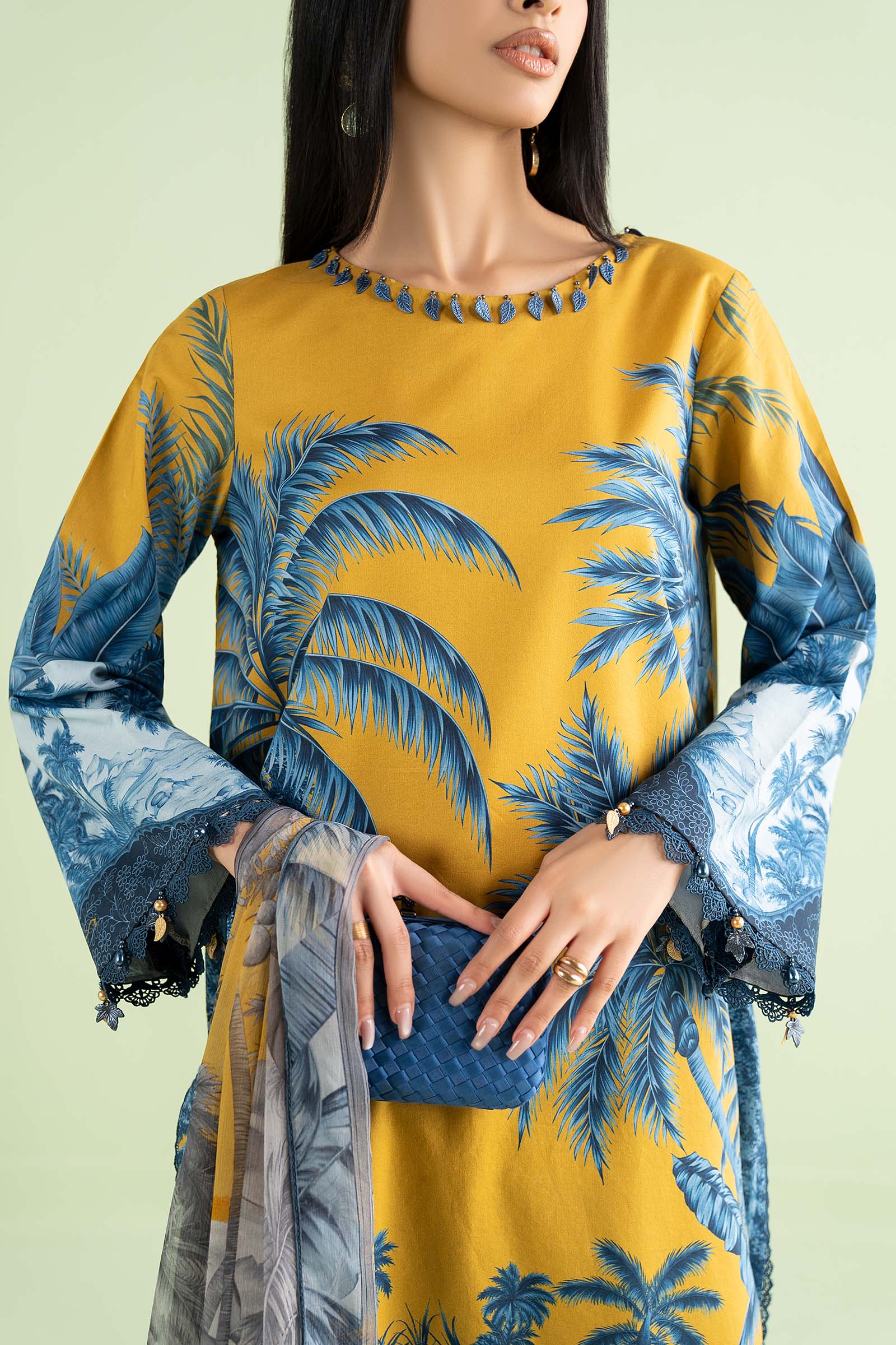 3 Piece Embroidered Lawn Suit - Image 3