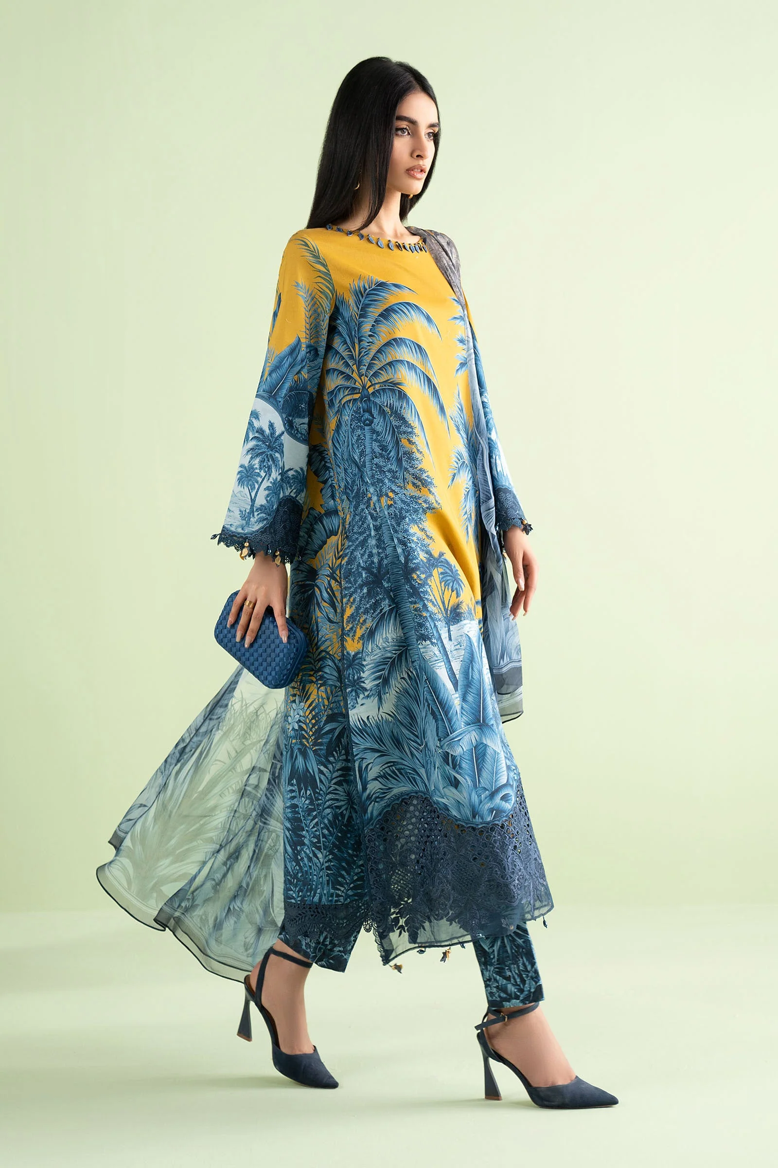 3 Piece Embroidered Lawn Suit - Image 6