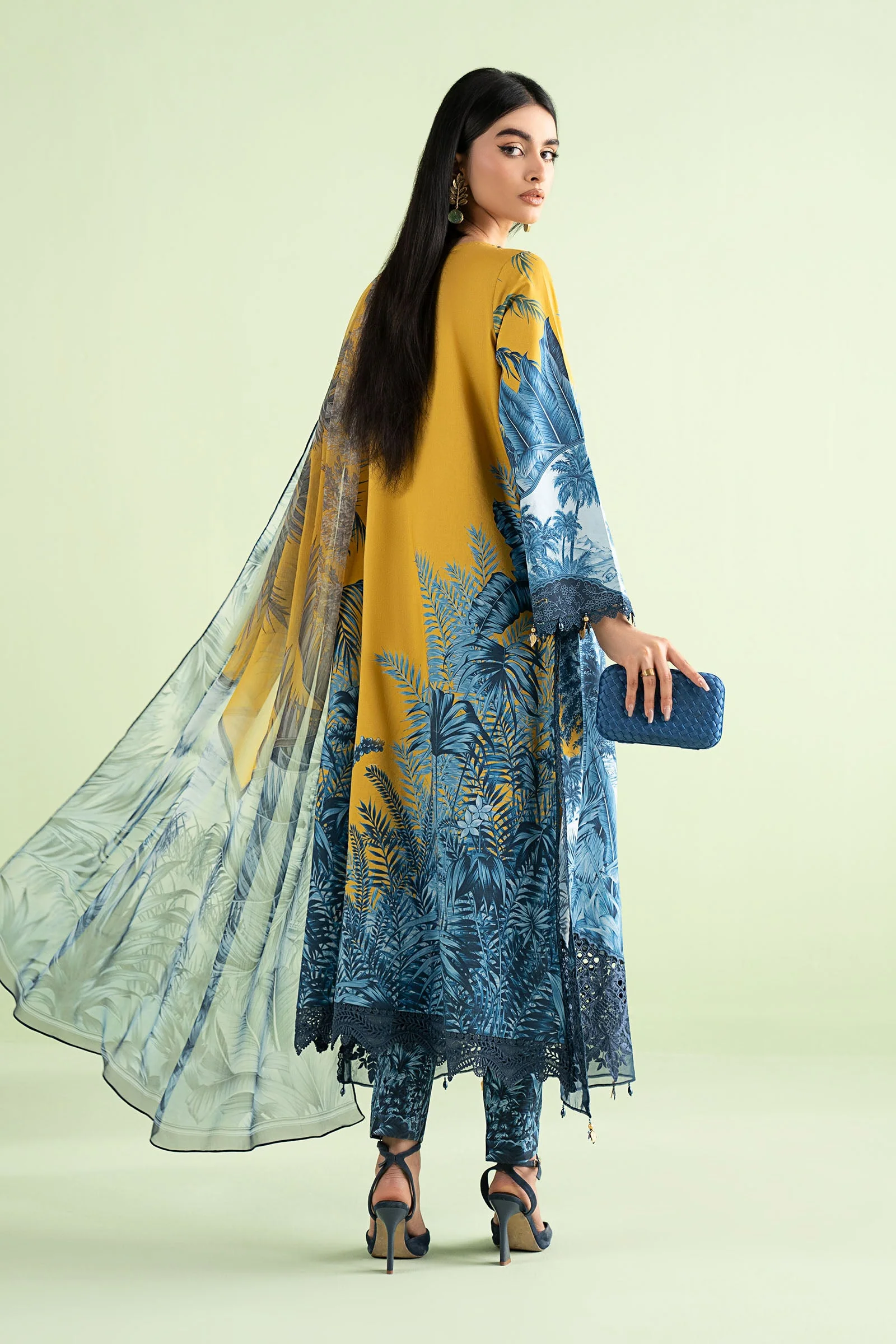 3 Piece Embroidered Lawn Suit - Image 7