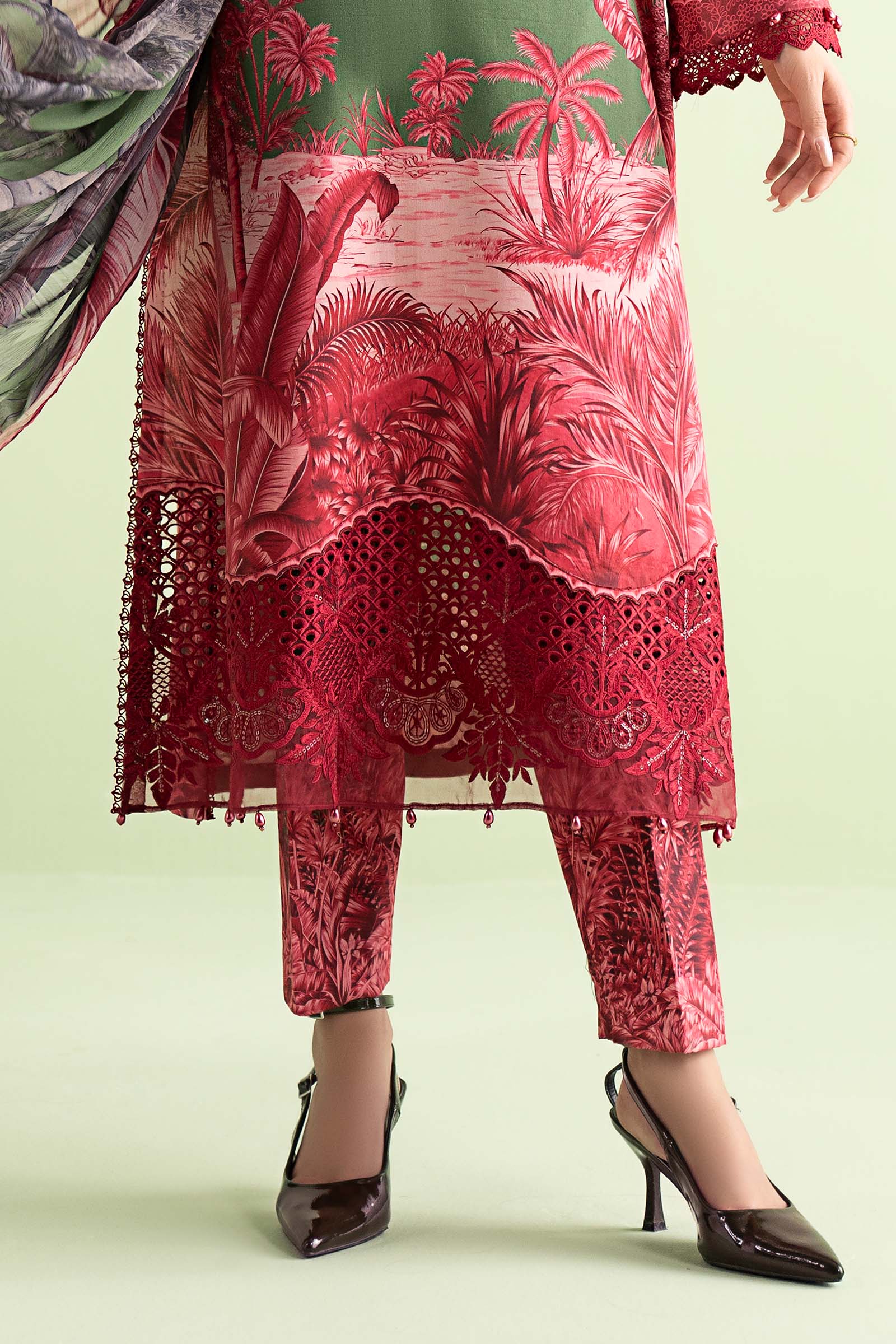 3 Piece Embroidered Lawn Suit - Image 6