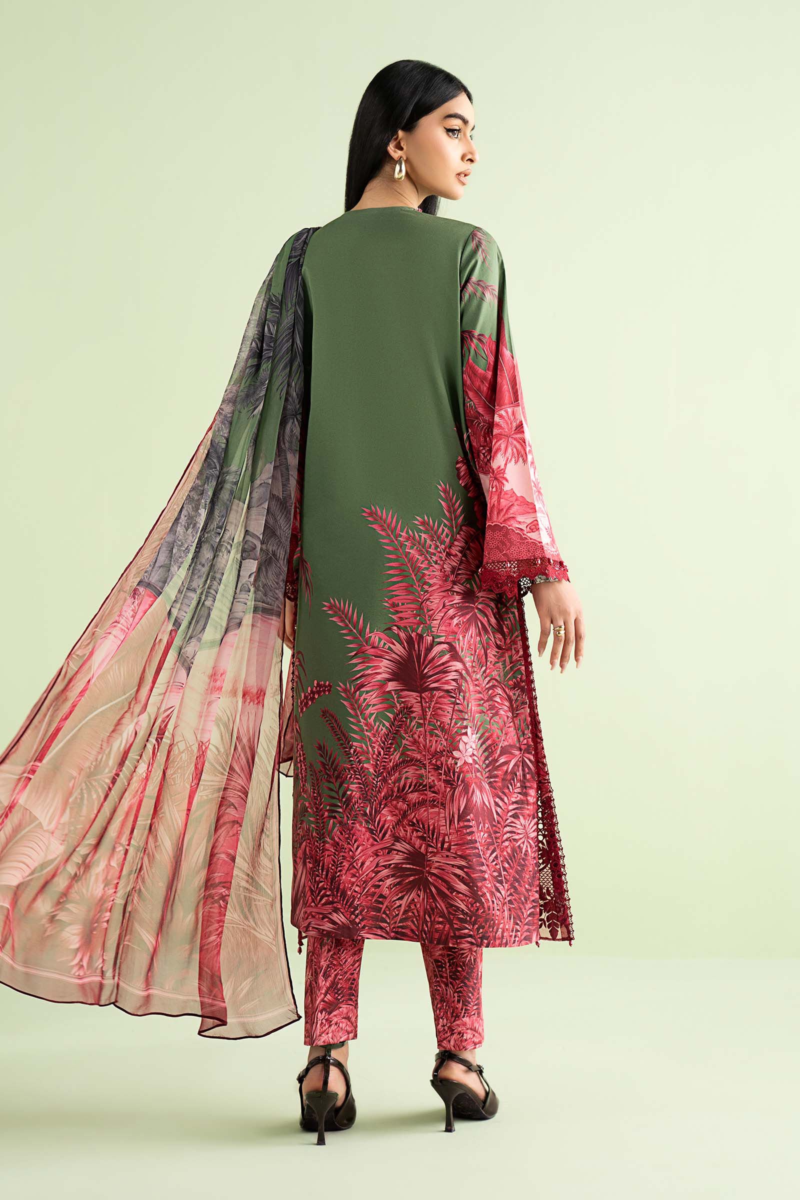 3 Piece Embroidered Lawn Suit - Image 8