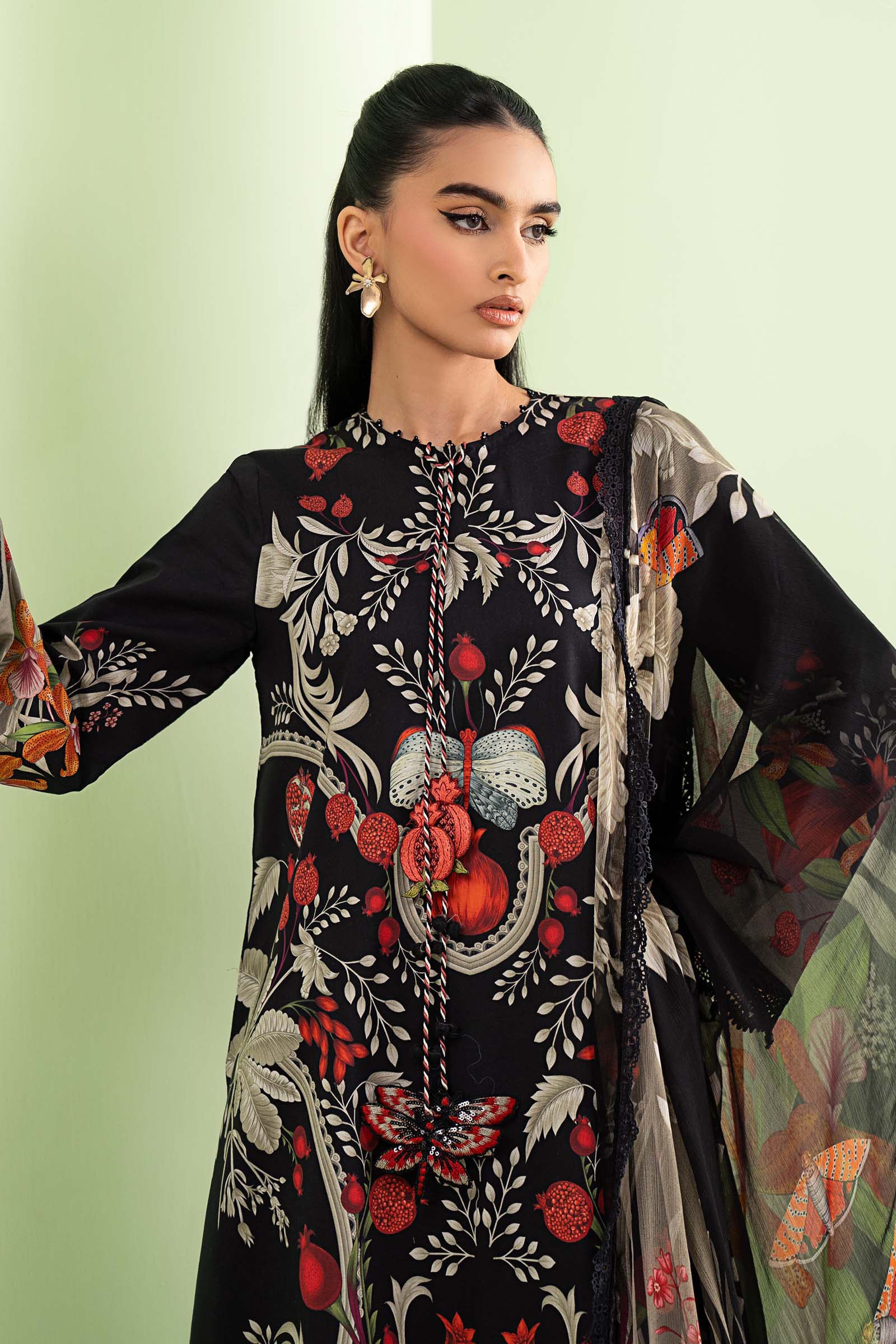 3 Piece Embroidered Lawn Suit - Image 2