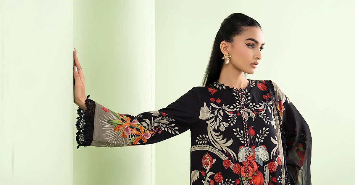 3 Piece Embroidered Lawn Suit - Image 9