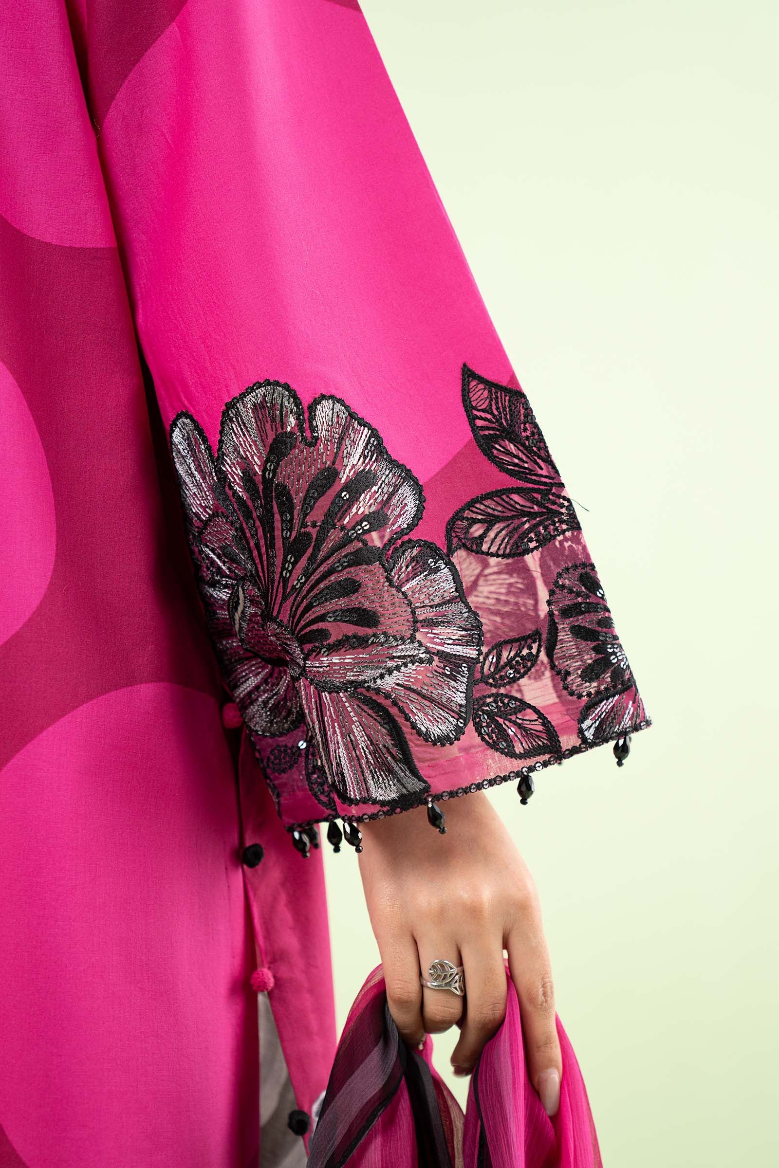 3 Piece Embroidered Lawn Suit - Image 4