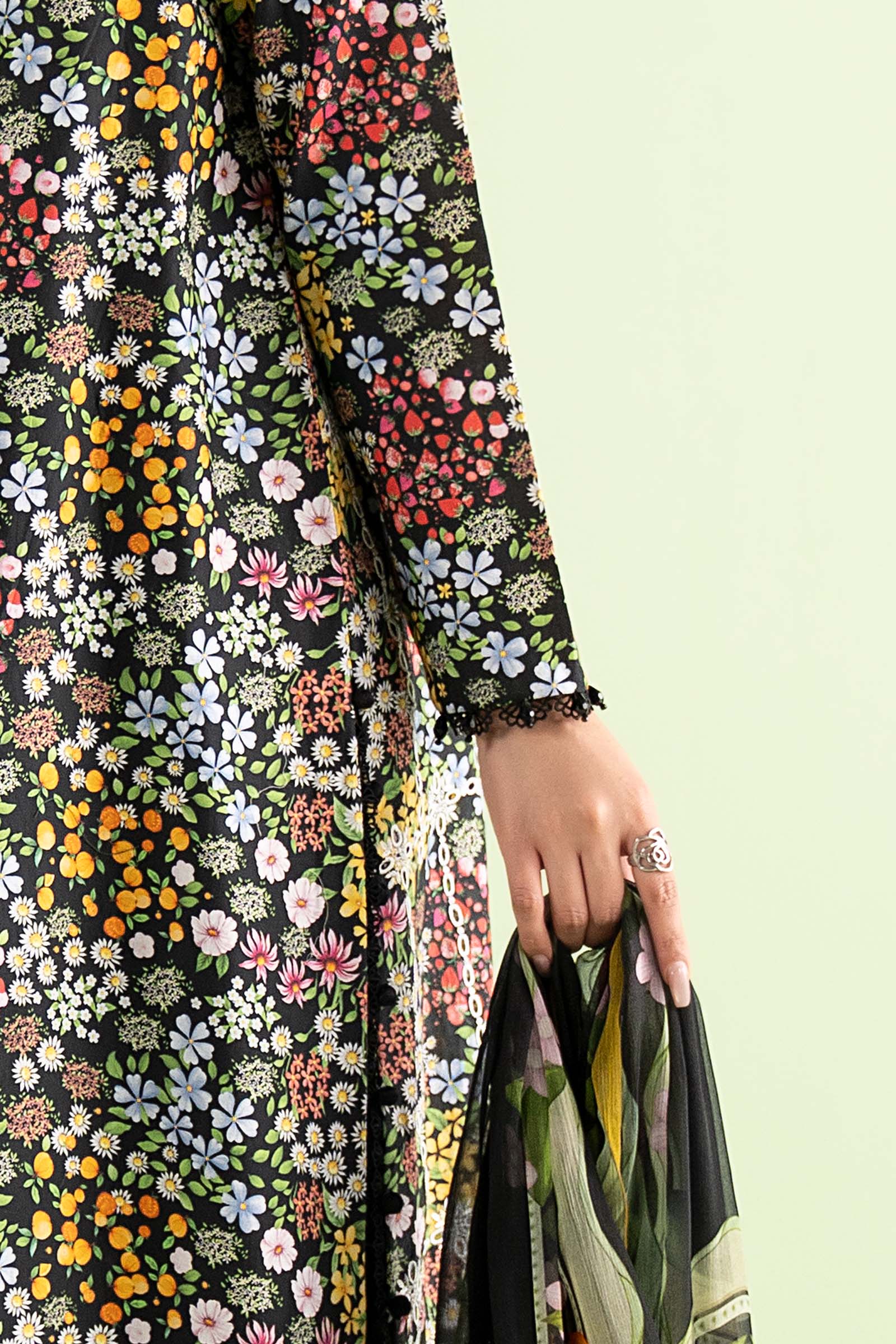 3 Piece Embroidered Lawn Suit - Image 4