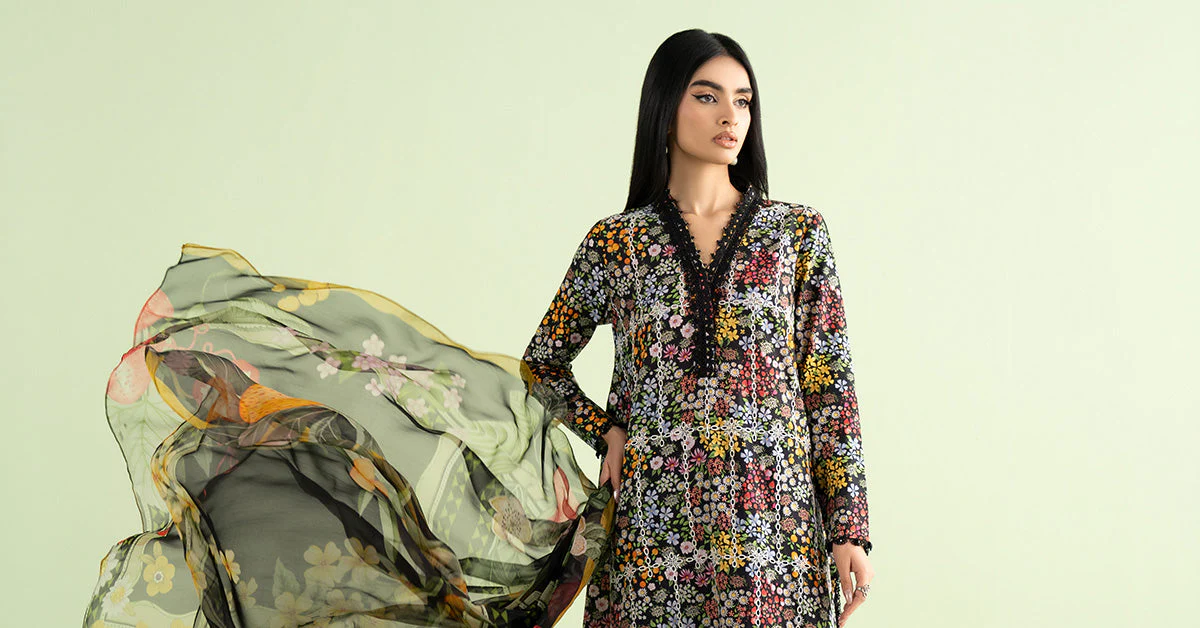 3 Piece Embroidered Lawn Suit - Image 8