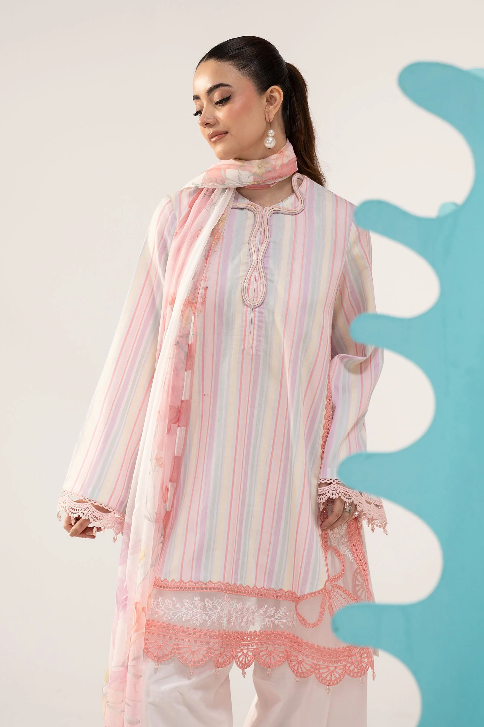 3 Piece Embroidered Jacquard Suit - Image 2