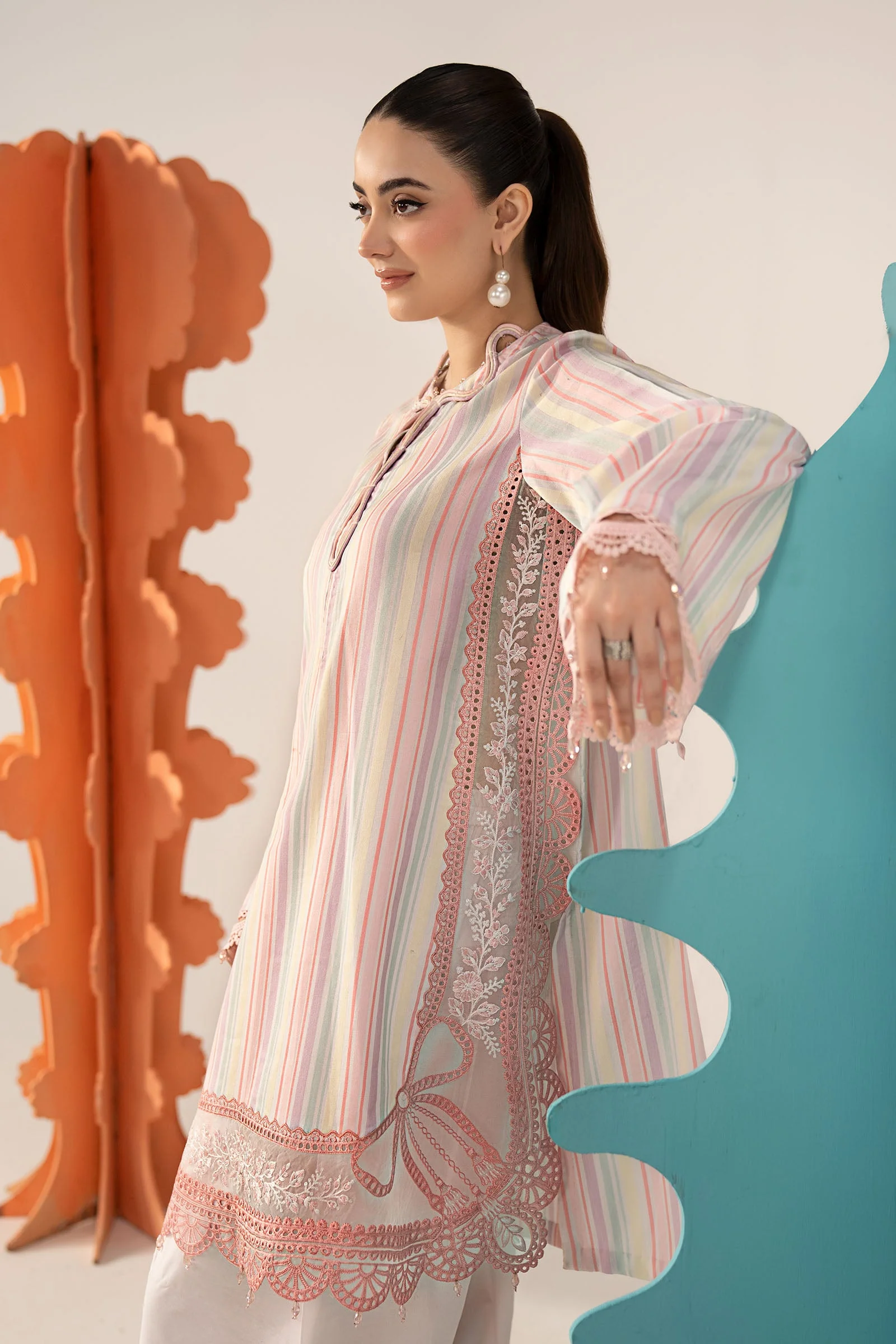 3 Piece Embroidered Jacquard Suit - Image 3