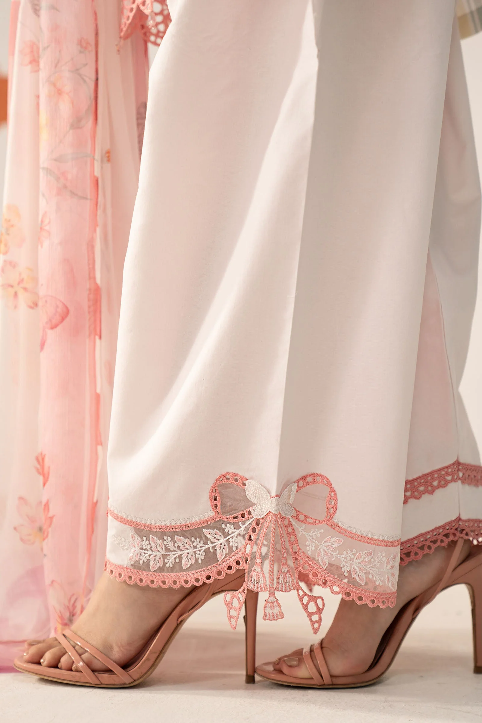 3 Piece Embroidered Jacquard Suit - Image 6