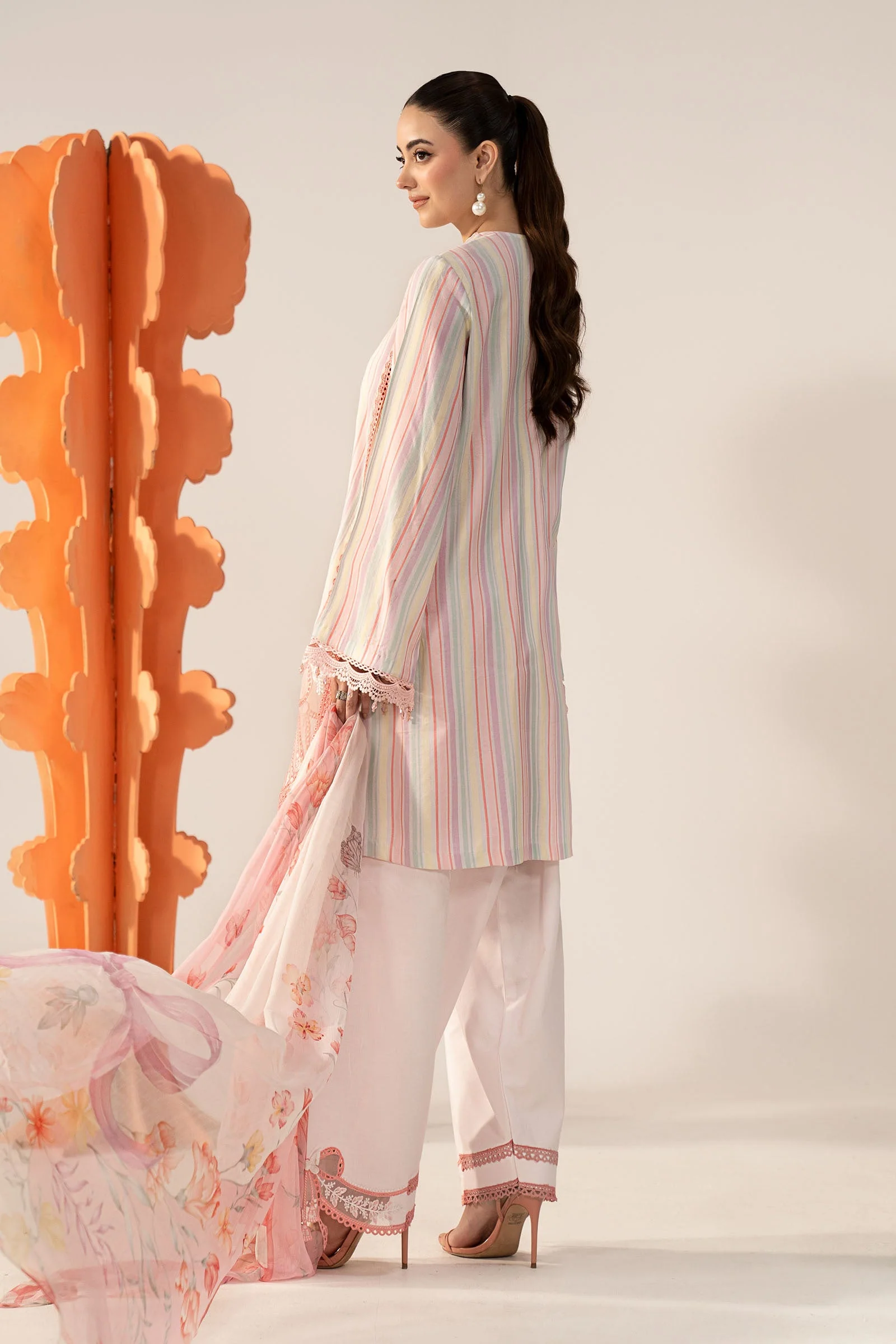 3 Piece Embroidered Jacquard Suit - Image 9