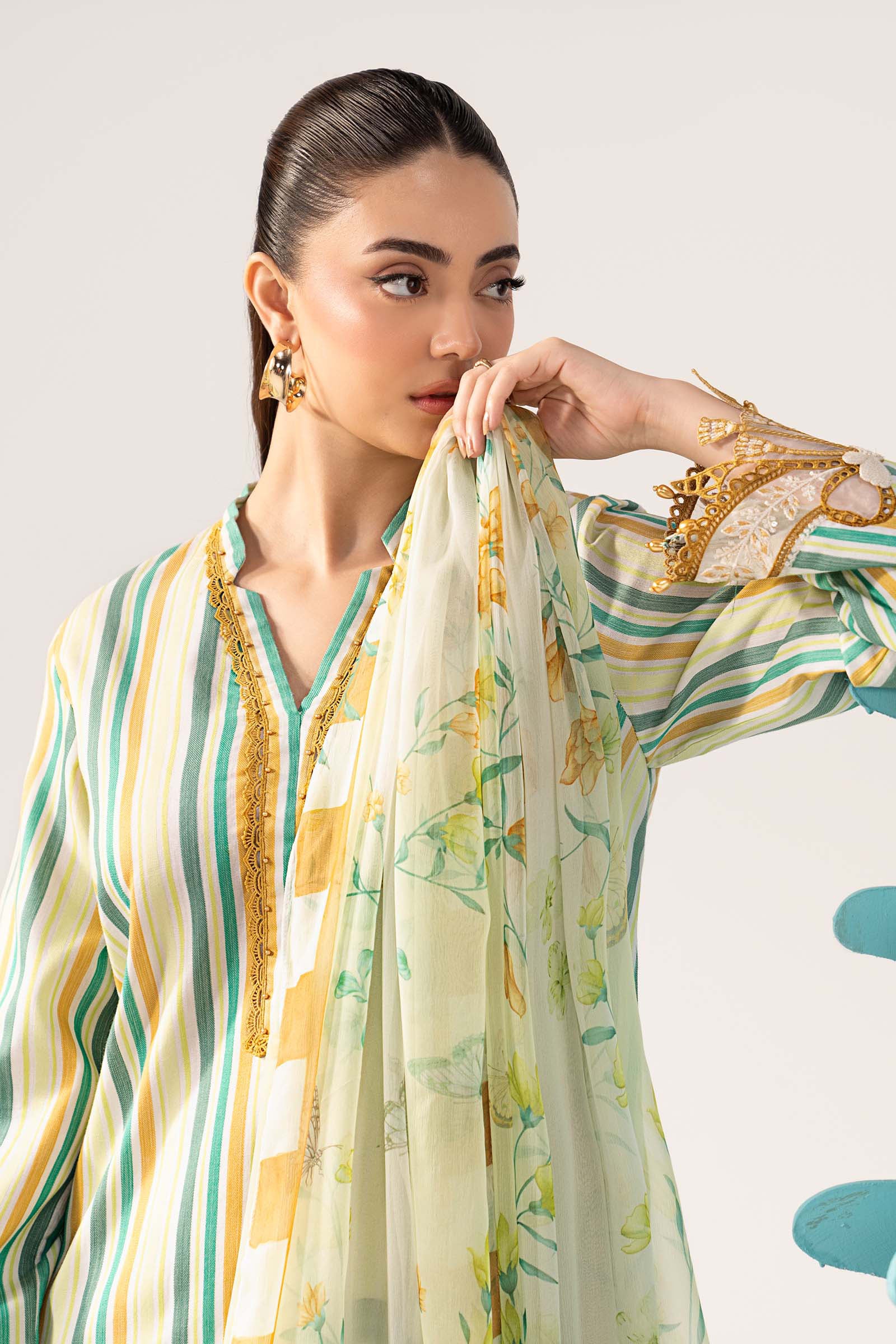3 Piece Embroidered Jacquard Suit - Image 3