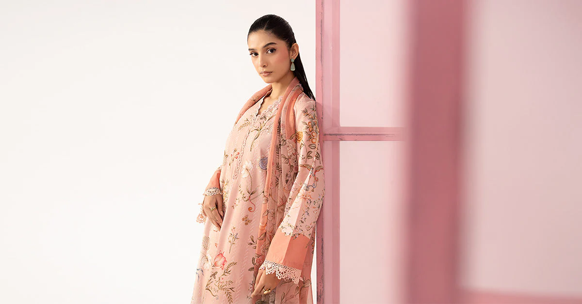 3 Piece Embroidered Lawn Suit - Image 10