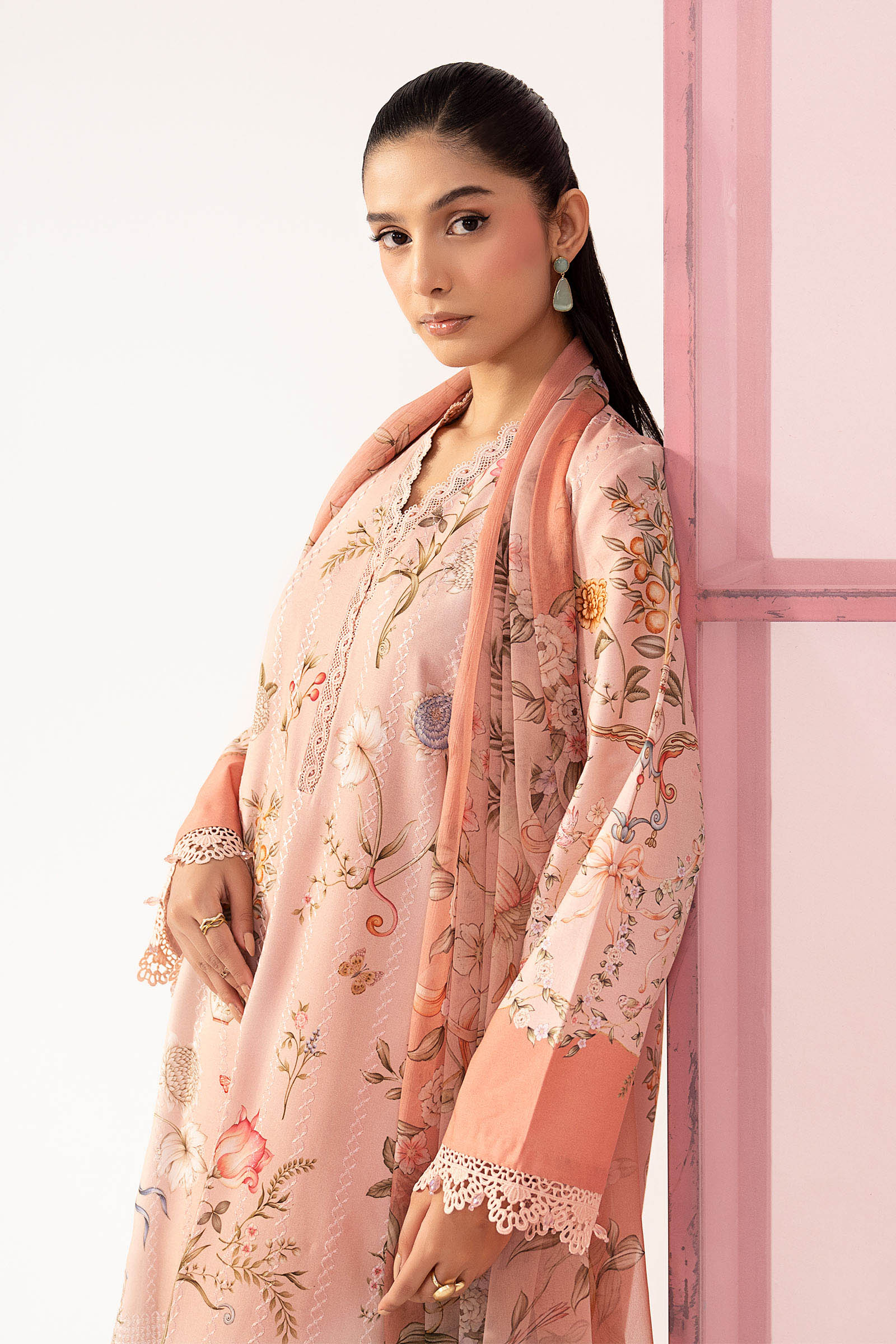 3 Piece Embroidered Lawn Suit - Image 2