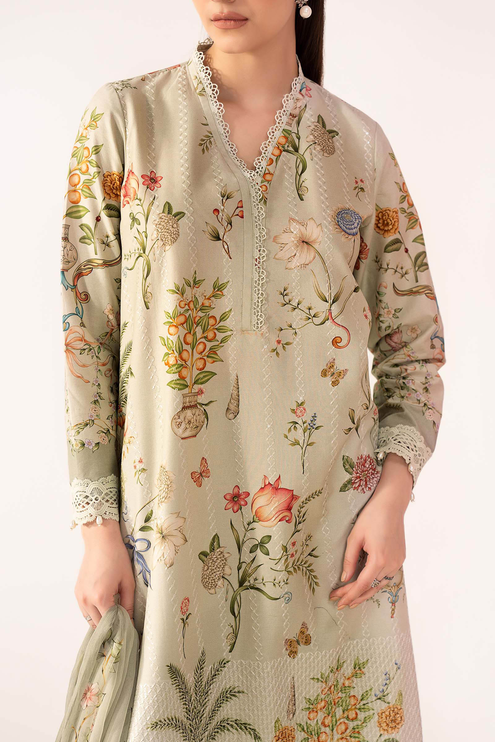 3 Piece Embroidered Lawn Suit - Image 5