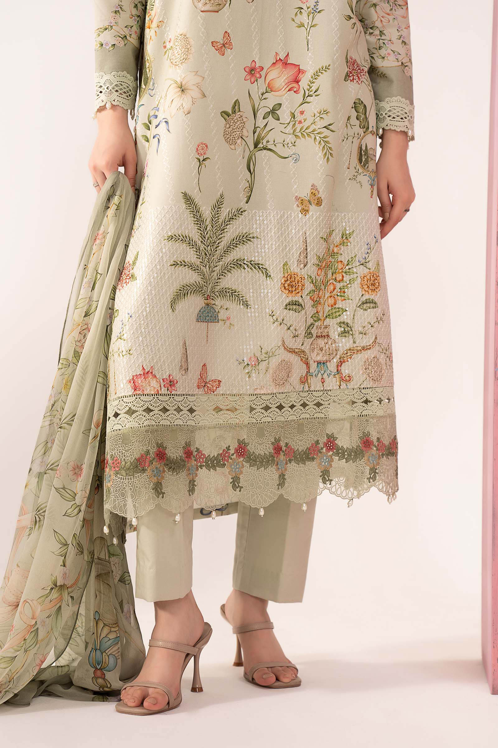 3 Piece Embroidered Lawn Suit - Image 7
