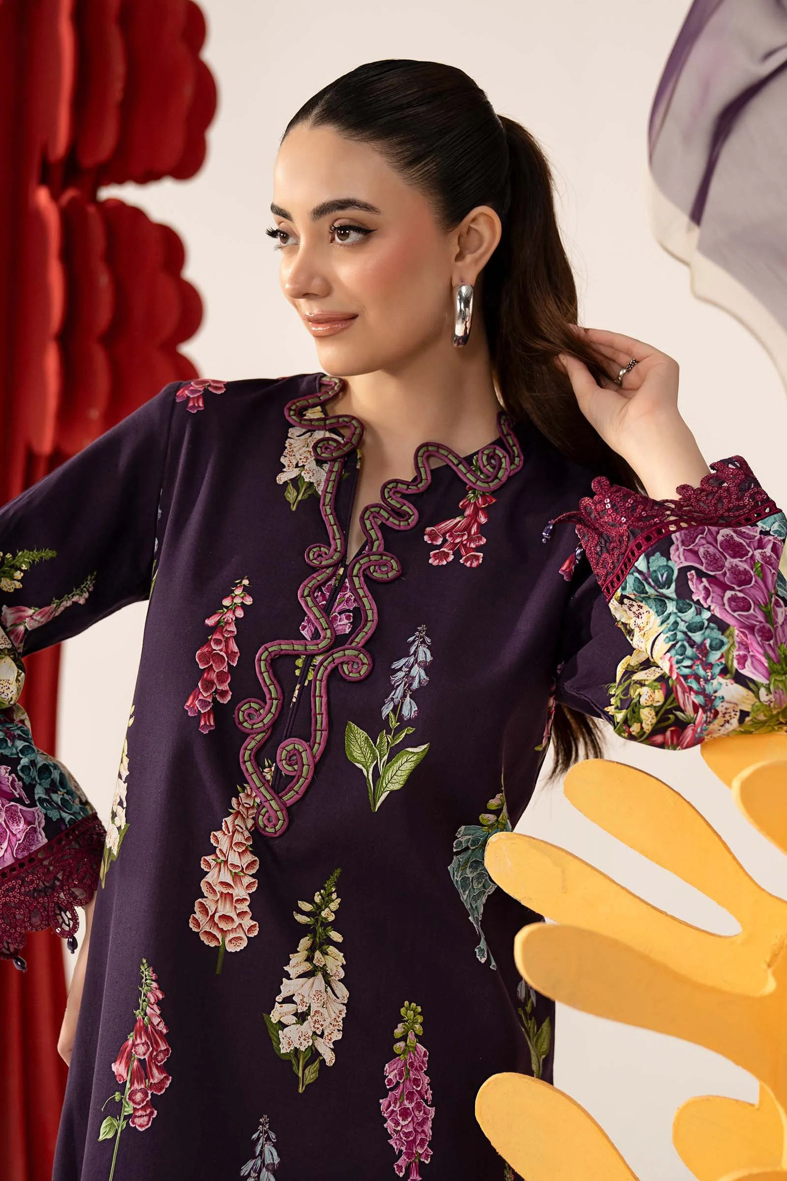 3 Piece Embroidered Lawn Suit - Image 2
