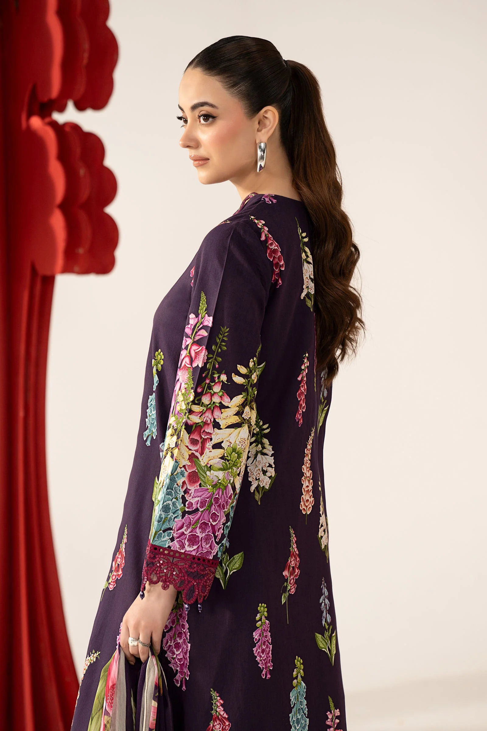 3 Piece Embroidered Lawn Suit - Image 3