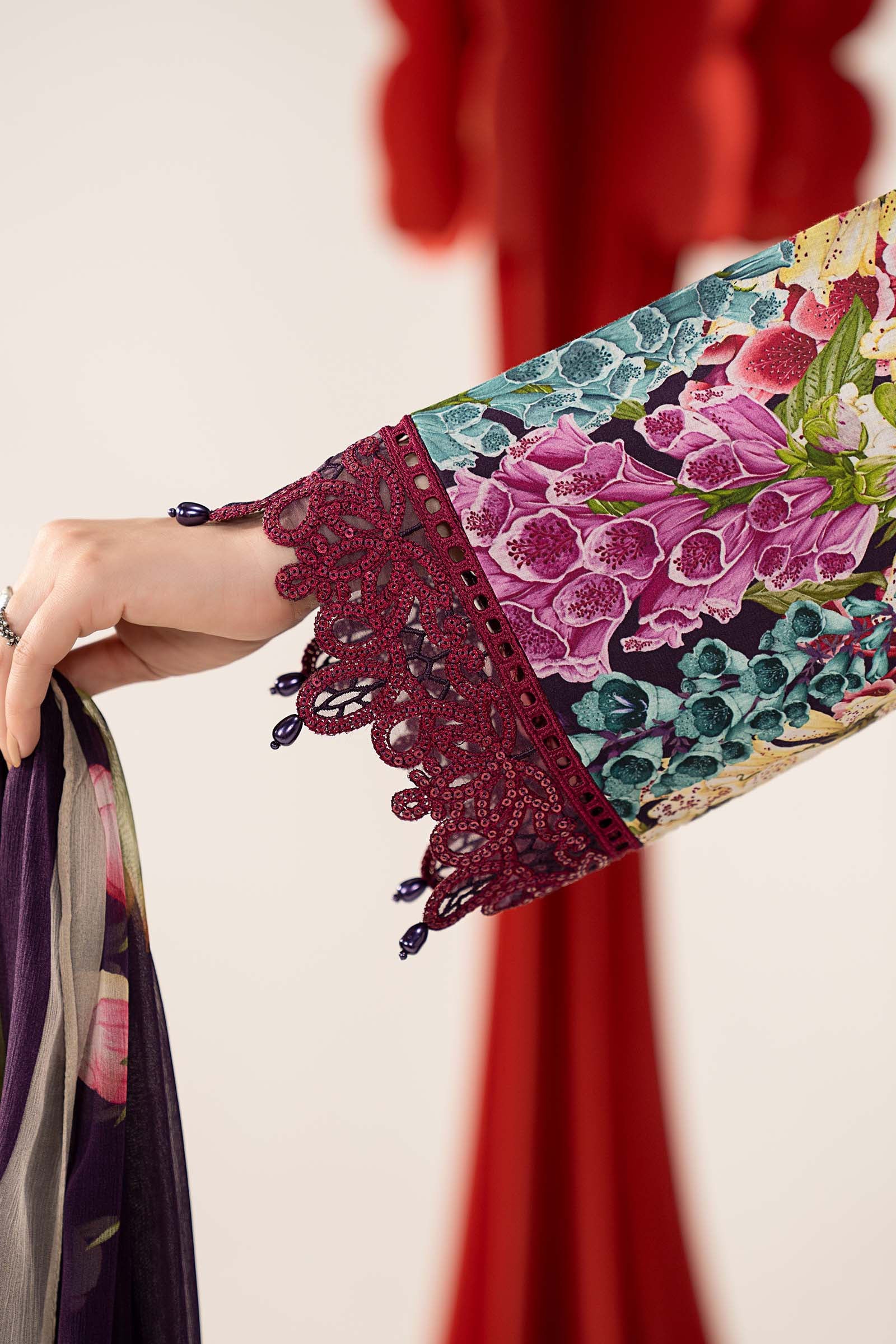3 Piece Embroidered Lawn Suit - Image 5