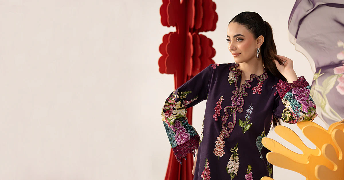 3 Piece Embroidered Lawn Suit - Image 9