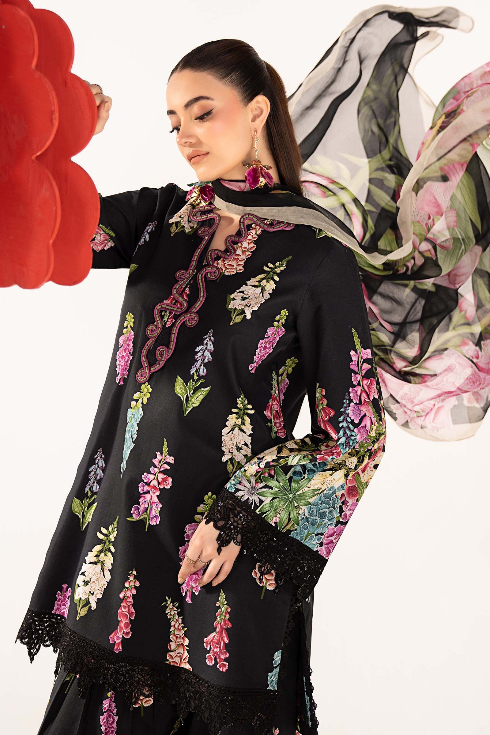 3 Piece Embroidered Lawn Suit - Image 2