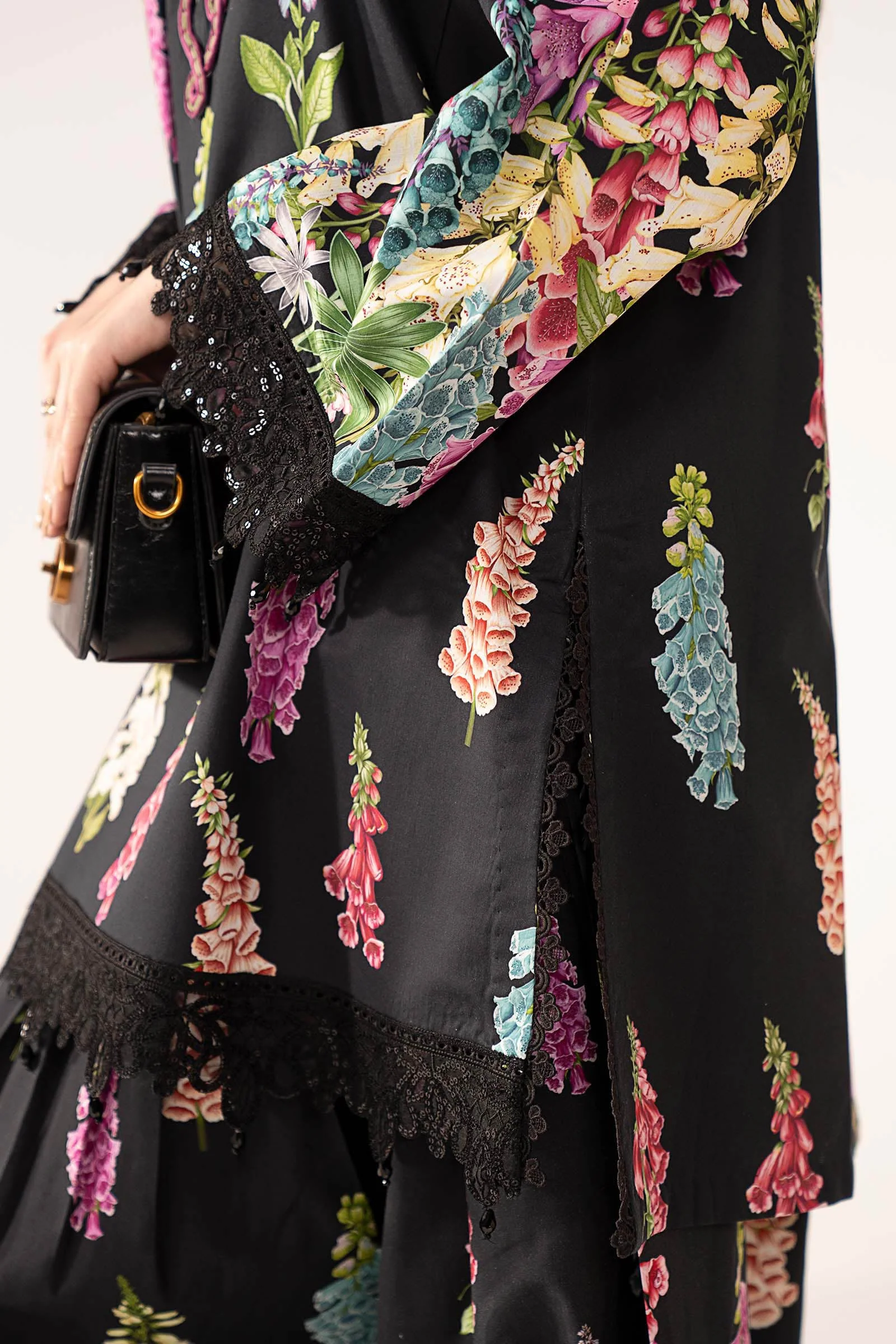 3 Piece Embroidered Lawn Suit - Image 6