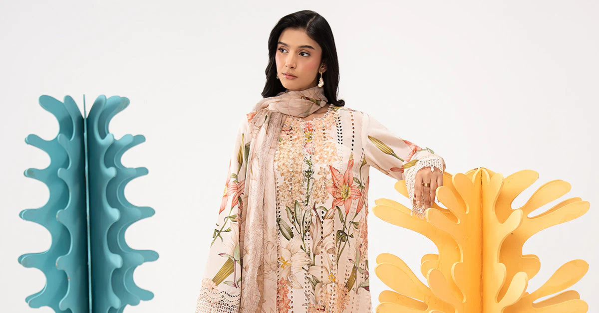 3 Piece Embroidered Lawn Suit - Image 11