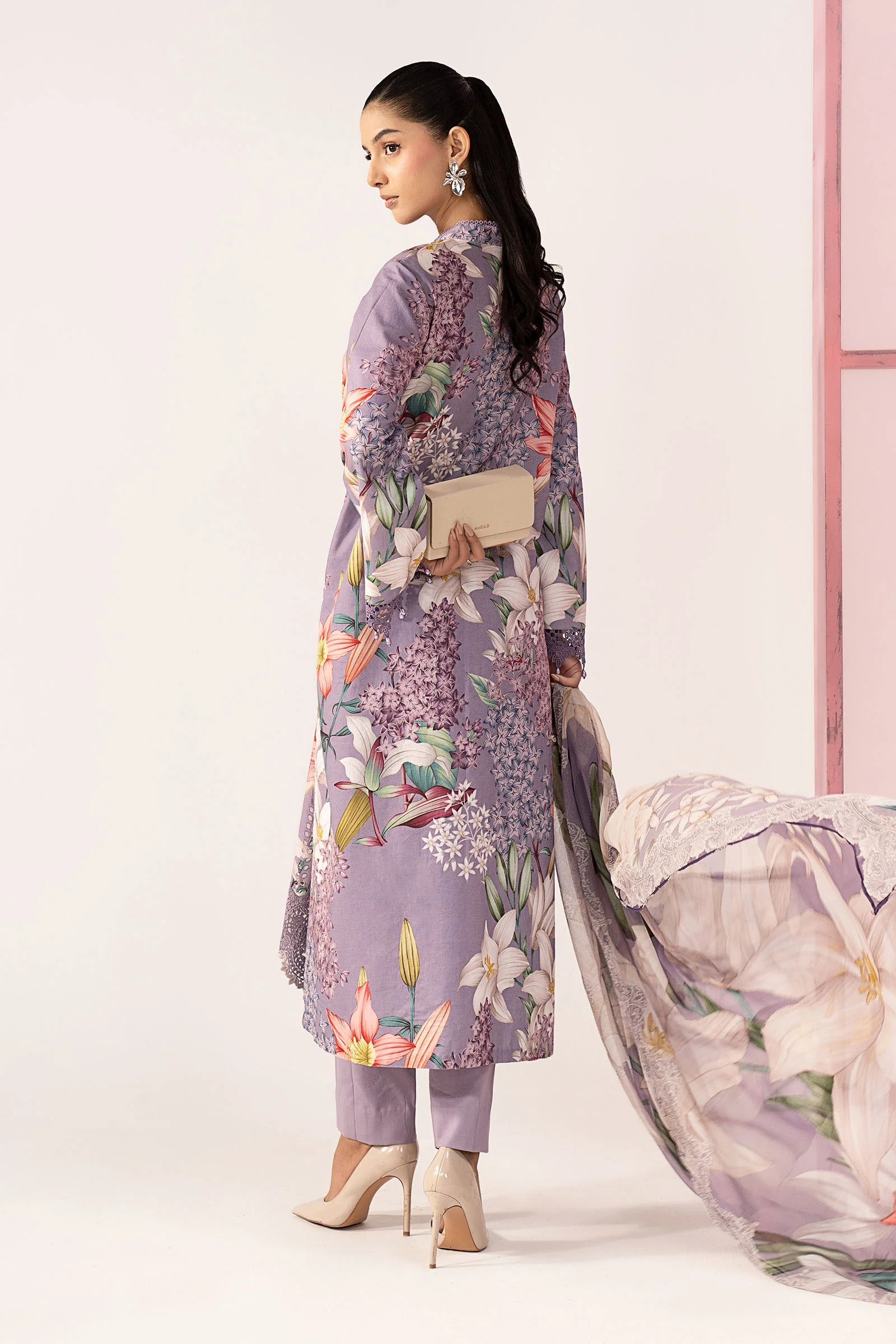 3 Piece Embroidered Lawn Suit - Image 8
