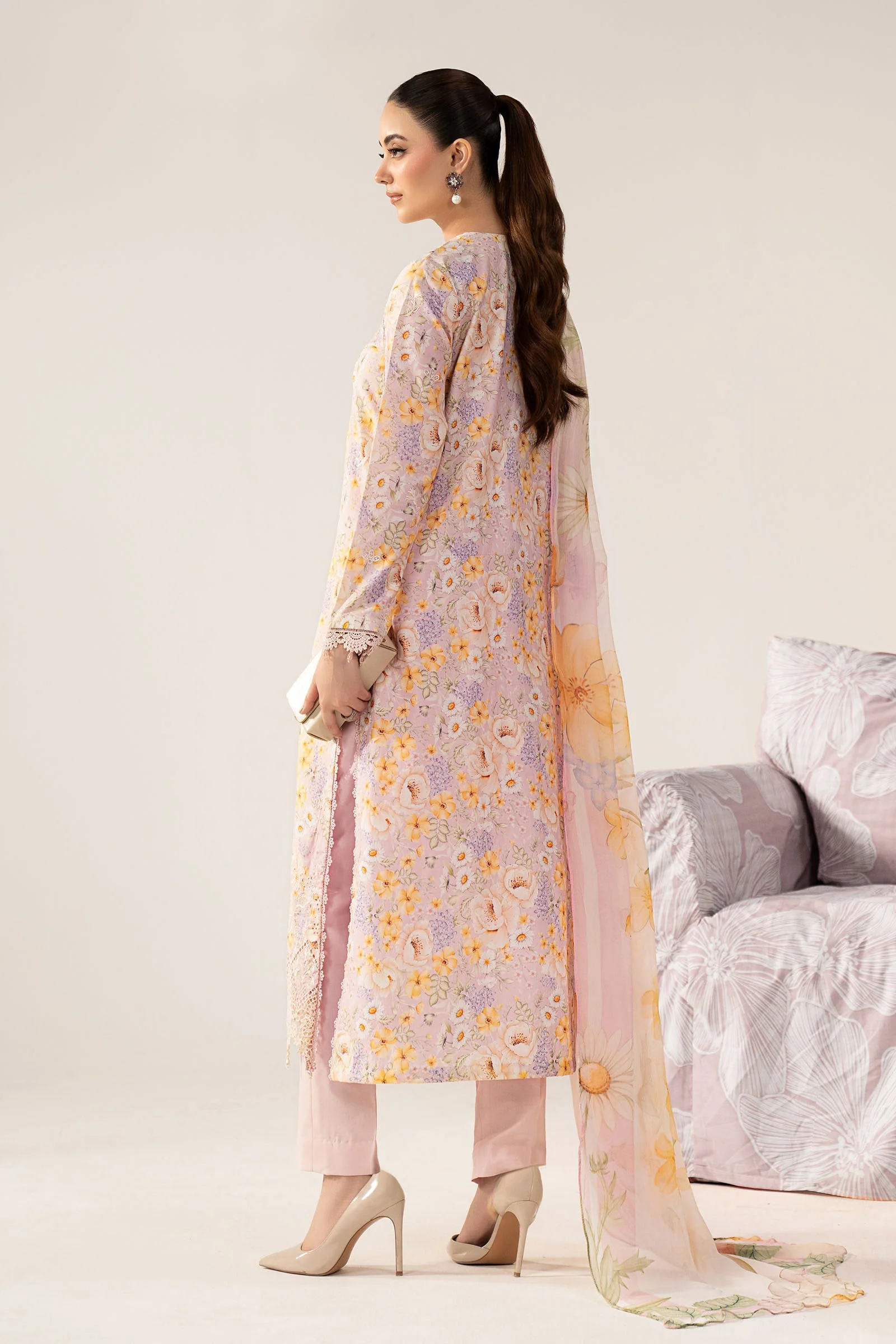 3 Piece Embroidered Lawn Suit - Image 7