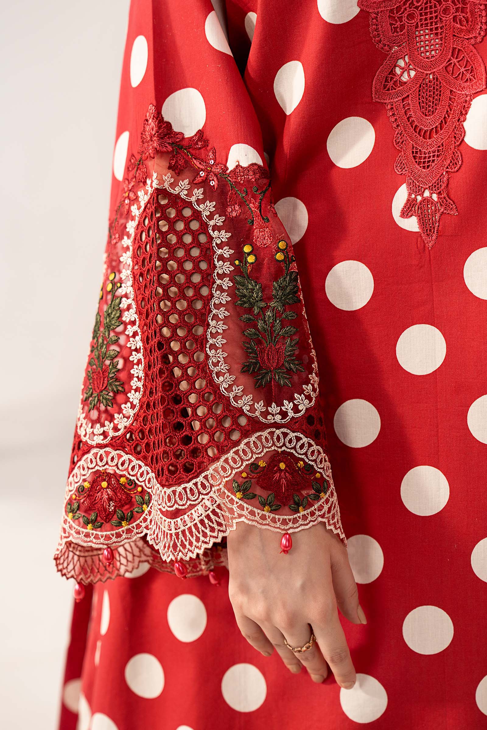 3 Piece Embroidered Lawn Suit - Image 4
